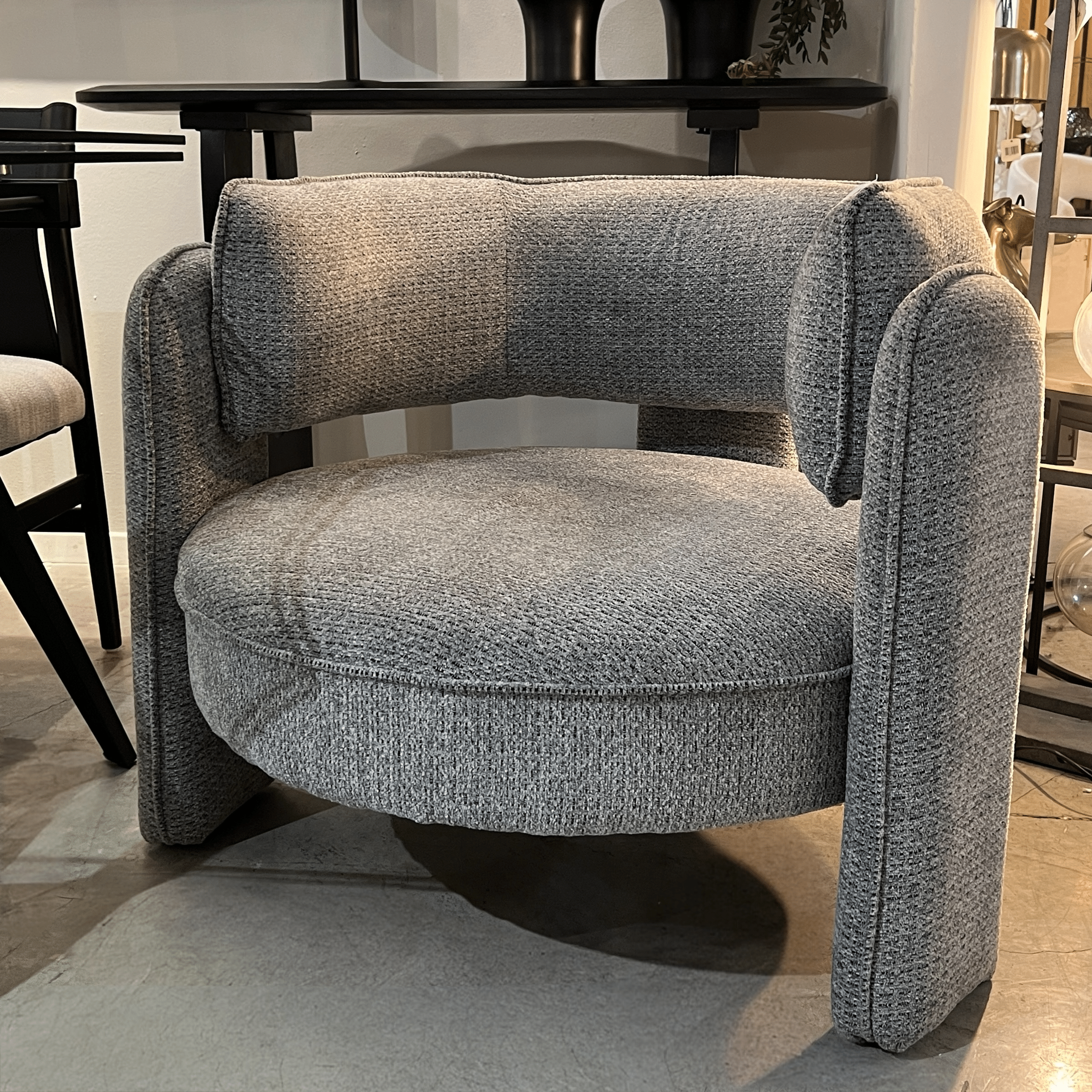 כורסא עגולה בונטון אפור דגם הארטלי- SALE כורסא עגולה בונטון אפור דגם הארטלי- SALE