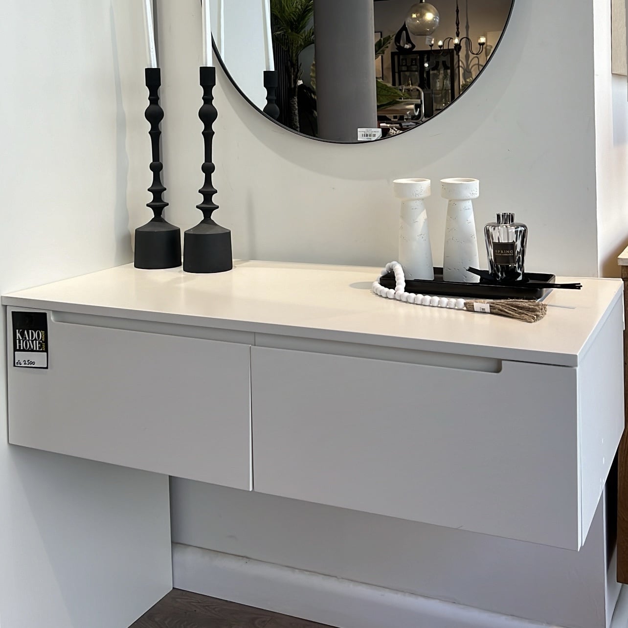 קונסולה דגם צבע