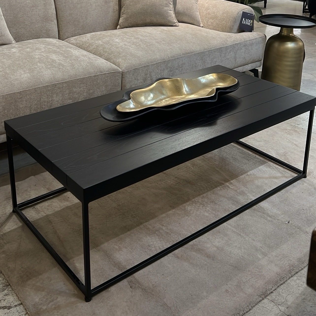 שולחן סלון מלבני שחור פסים - חיסול!! שולחן סלון מלבני שחור פסים - חיסול!!