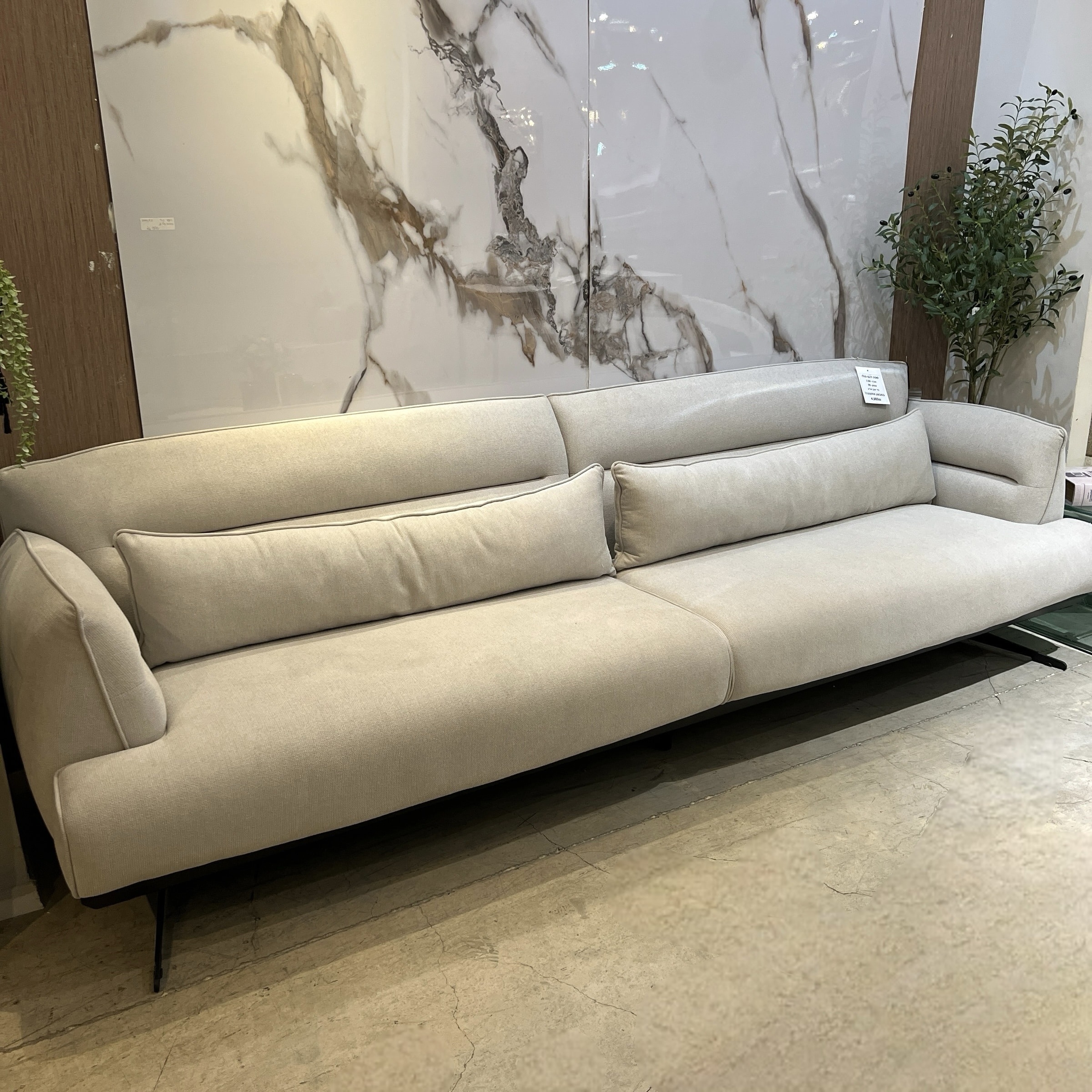 ספה מעוצבת דגם פולו 3 מ׳ - במבצע מתצוגה! ספה מעוצבת דגם פולו 3 מ׳ - במבצע מתצוגה!