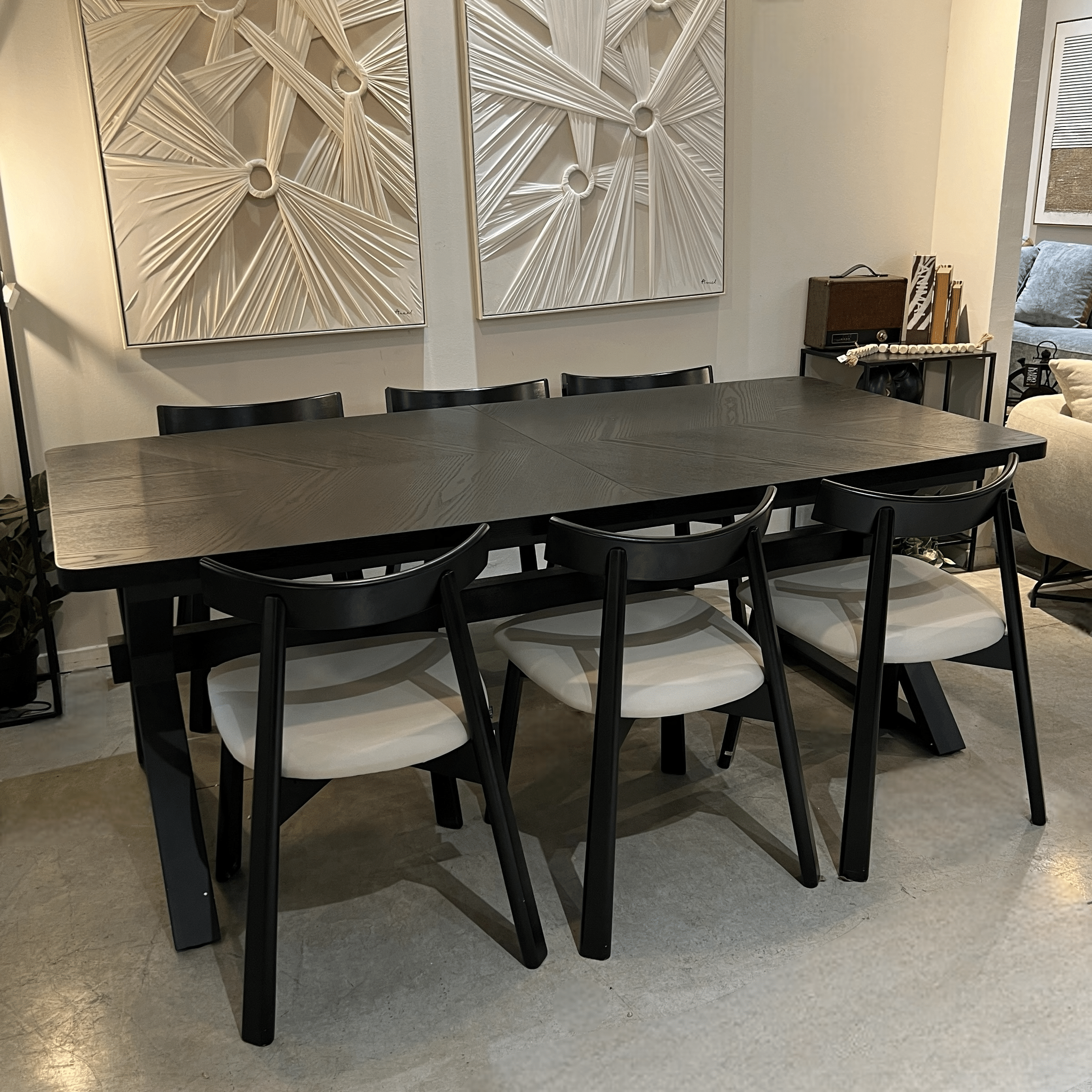 שולחן פינת אוכל פורניר שחור רגל ברזל שחור דגם אמה SALE שולחן פינת אוכל פורניר שחור רגל ברזל שחור דגם אמה SALE