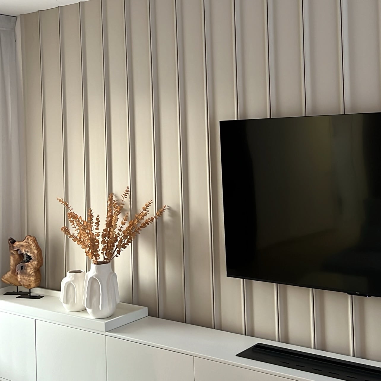 חיפוי קיר במראה נקי ויוקרתי דגם ״פלאט״ בז׳ סהרה רחב 20/290- חדש! חיפוי קיר במראה נקי ויוקרתי דגם ״פלאט״ בז׳ סהרה רחב 20/290- חדש!