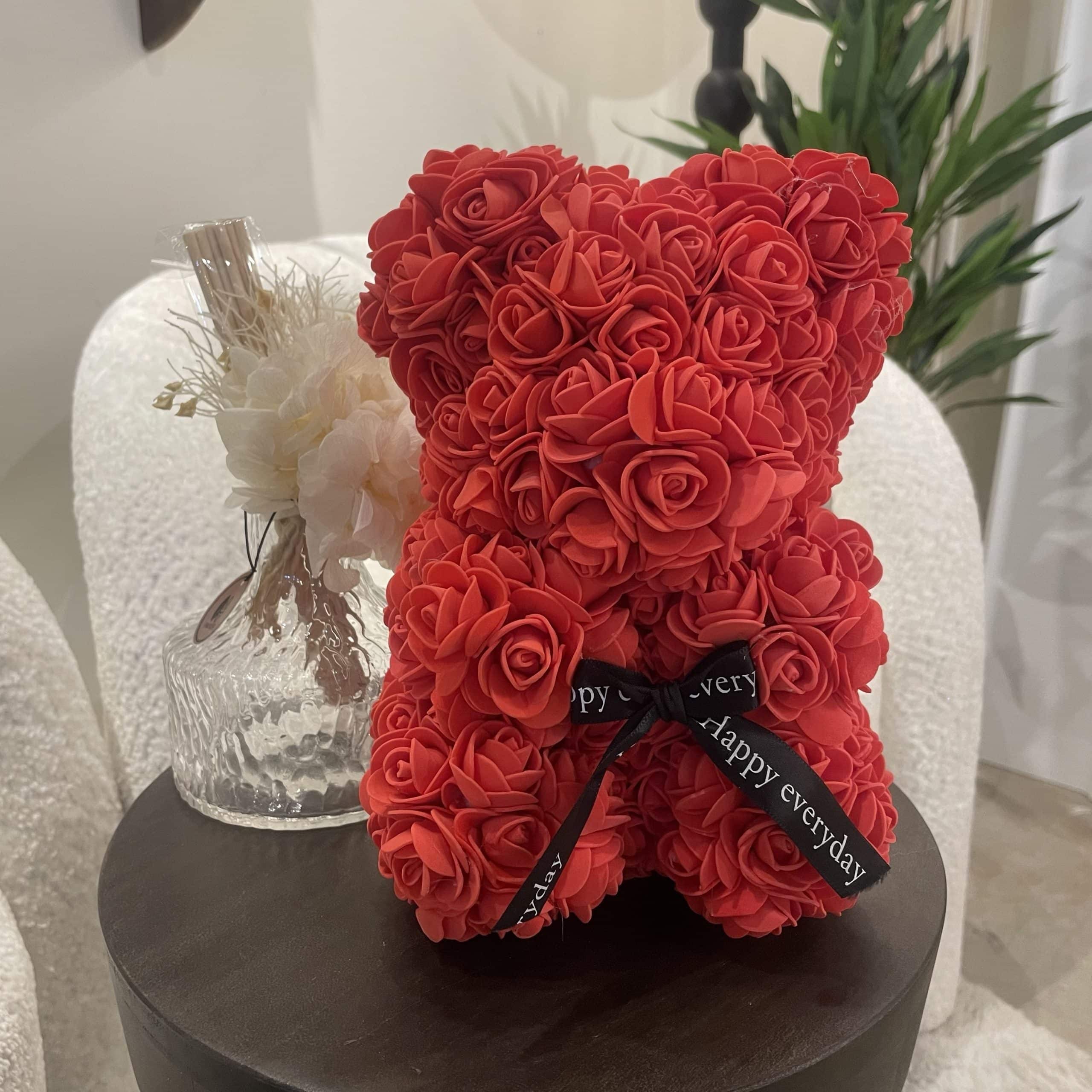 דובי פרחים מעוצב גוון אדום דובי פרחים מעוצב גוון אדום