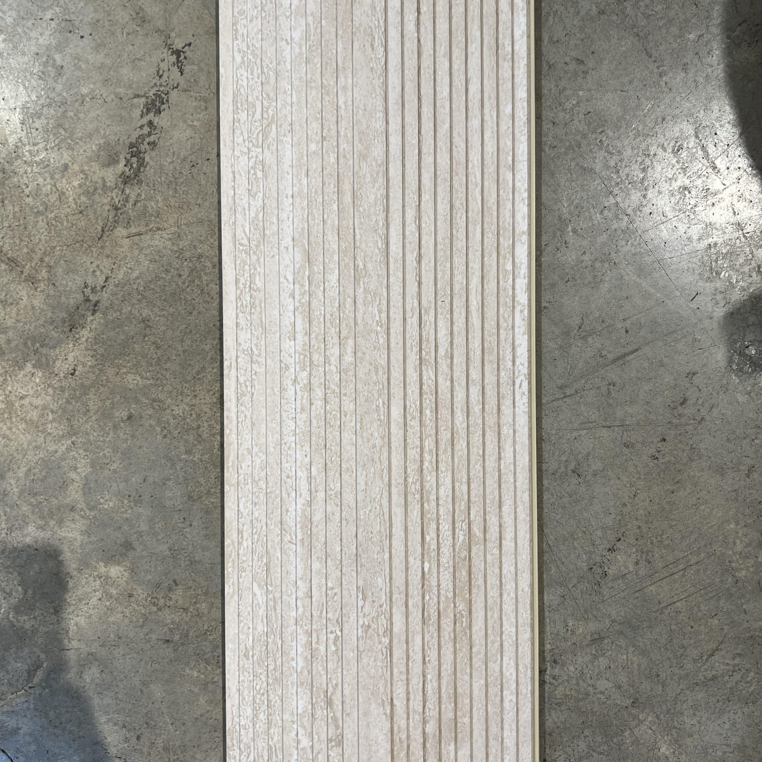 חיפוי קיר טרוורטין דגם ״פירמיד״ 15/290 - במבצע! חיפוי קיר טרוורטין דגם ״פירמיד״ 15/290 - במבצע!