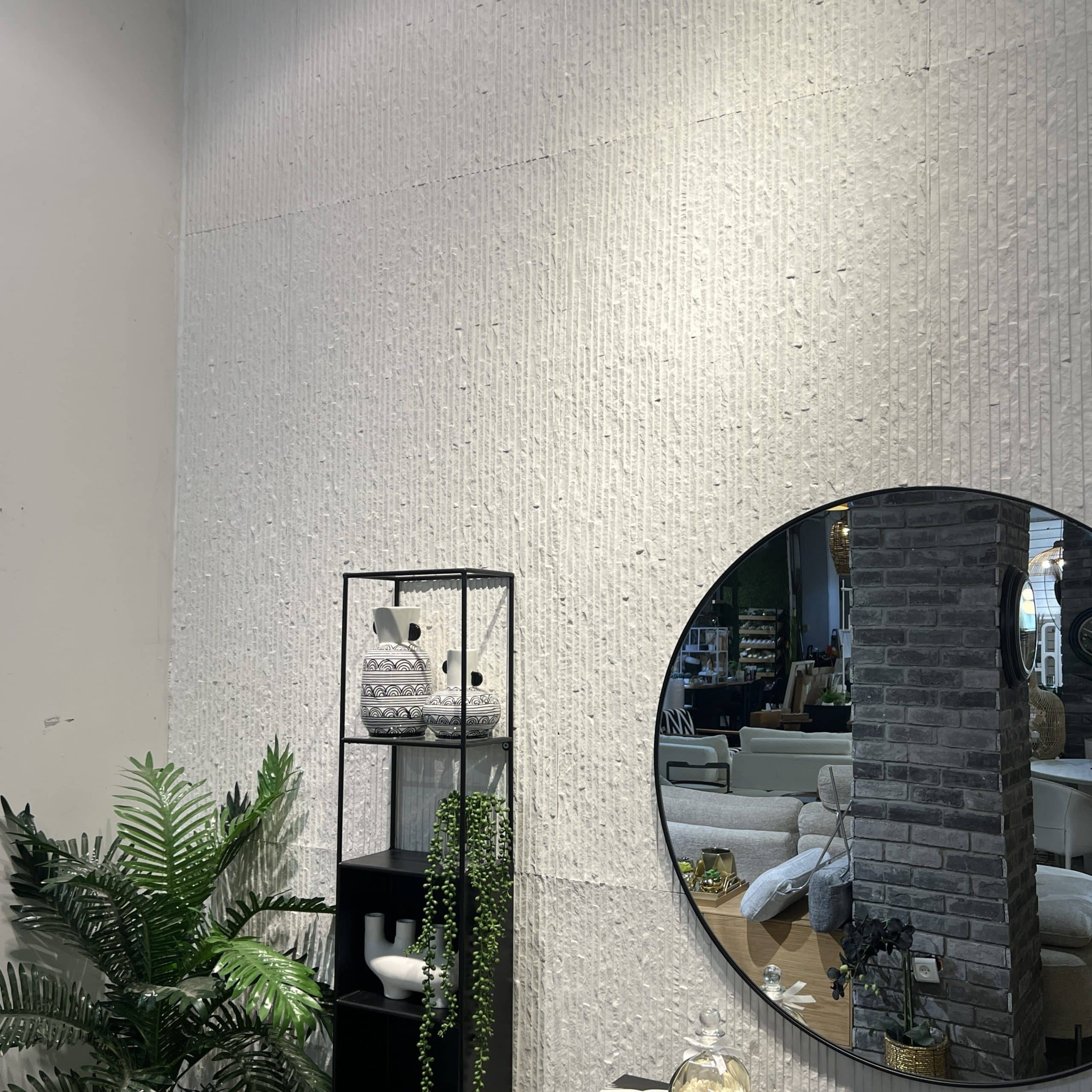 חיפוי קיר תבליט מיוחד לבן דגם ״סטריפסטון״ 120/60 - חדש!