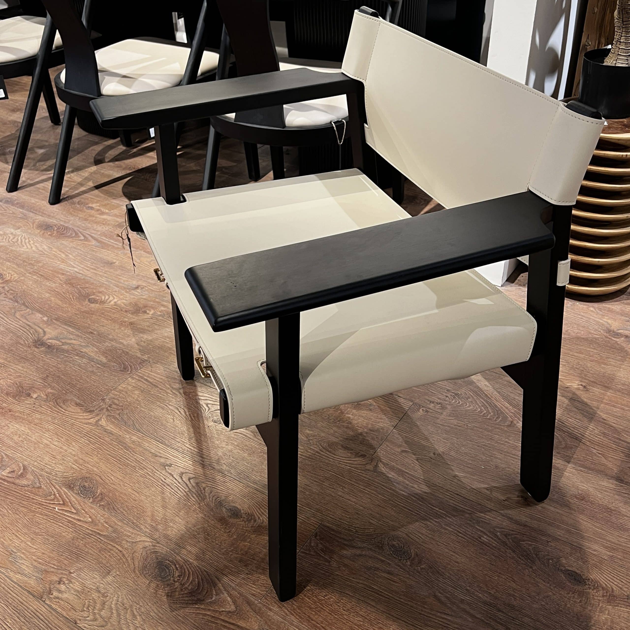 כורסא מעוצבת אפרול דמוי עור אבן רגל שחורה דגם סופיטל