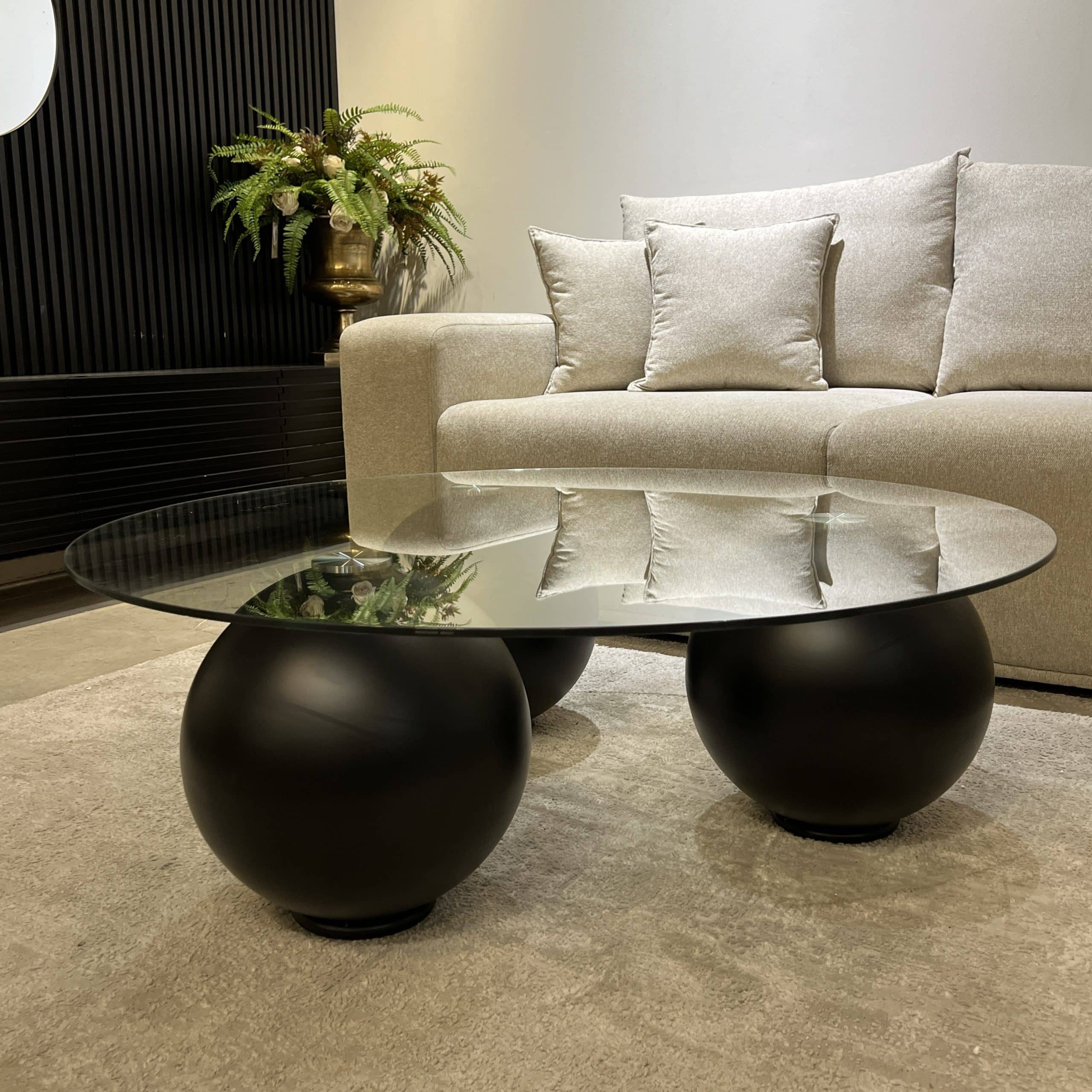 שולחן סלון עגול זכוכית כדורים שחורים דגם סופיטל שולחן סלון עגול זכוכית כדורים שחורים דגם סופיטל