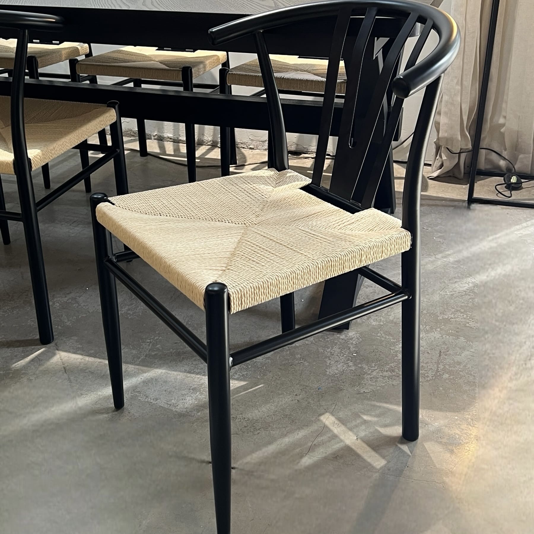 כסא דבון מושב טבעי רגל ברזל שחורה דגם גרייס - sale אחרונים!! כסא דבון מושב טבעי רגל ברזל שחורה דגם גרייס - sale אחרונים!!