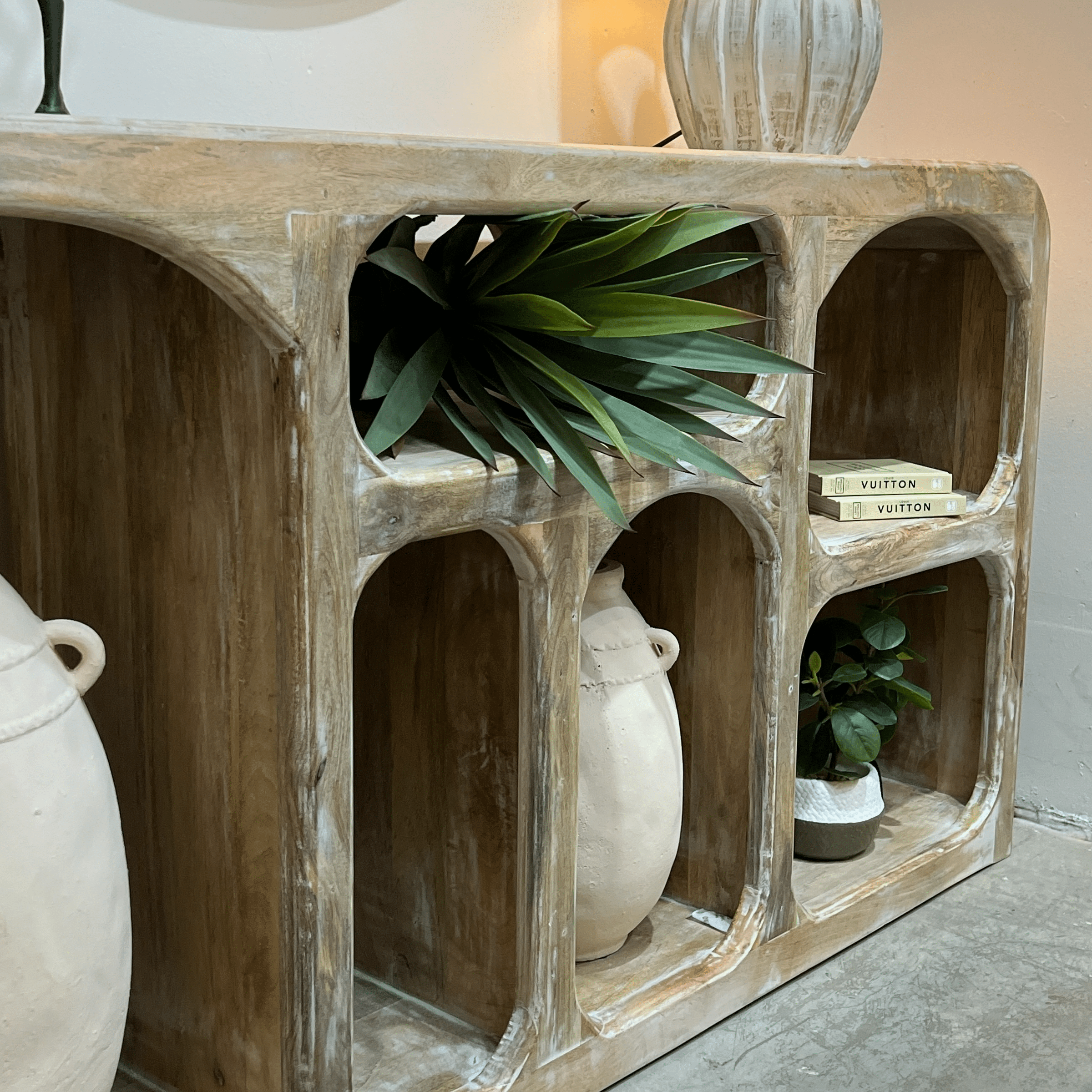 קומודה סהרה ווש ווד חלולה דגם שאנטי