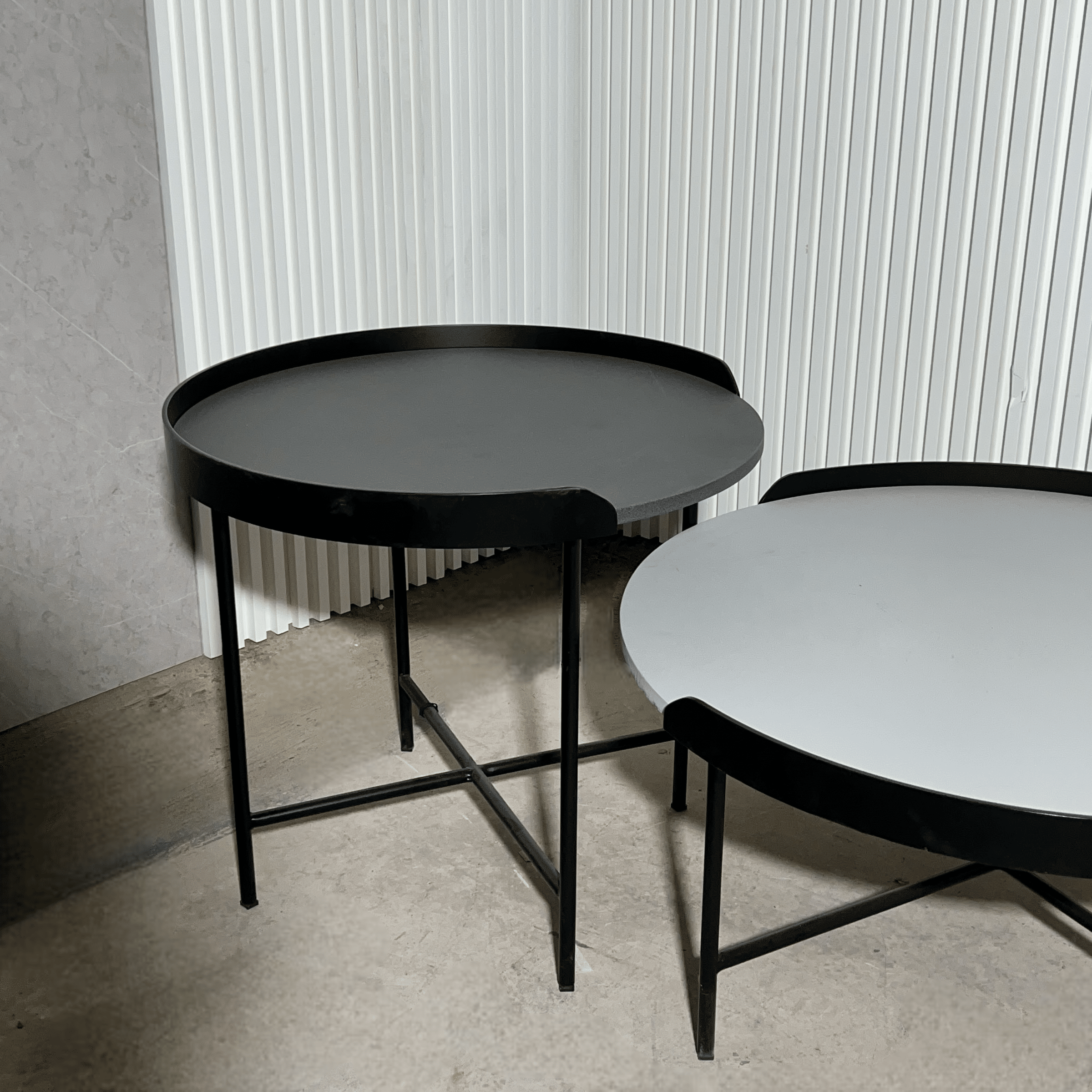 סט שולחנות סלון דגם פלמנגו מגש אפור שחור סט שולחנות סלון דגם פלמנגו מגש אפור שחור