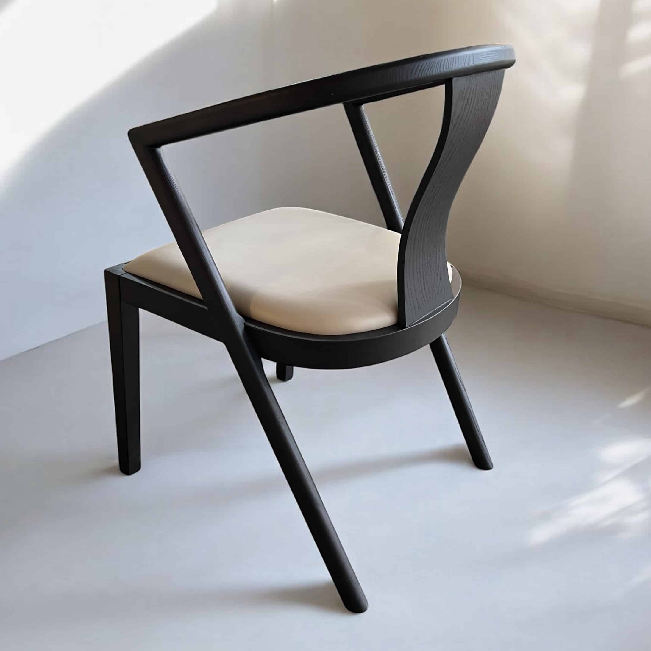 כיסא עץ בוני שחור מושב שמנת דגם סופיטל- במבצע!