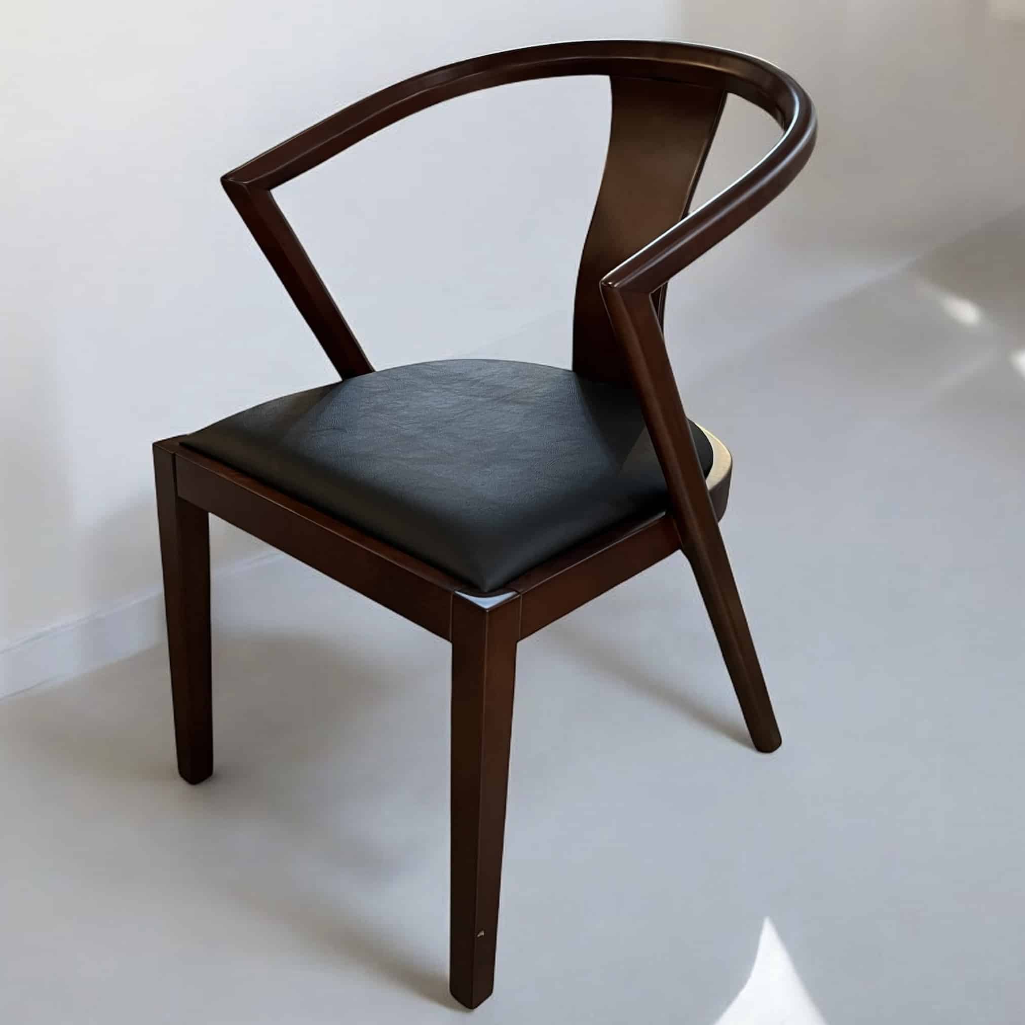 כיסא עץ אגוז בוני מושב שחור דגם סופיטל- במבצע! כיסא עץ אגוז בוני מושב שחור דגם סופיטל- במבצע!