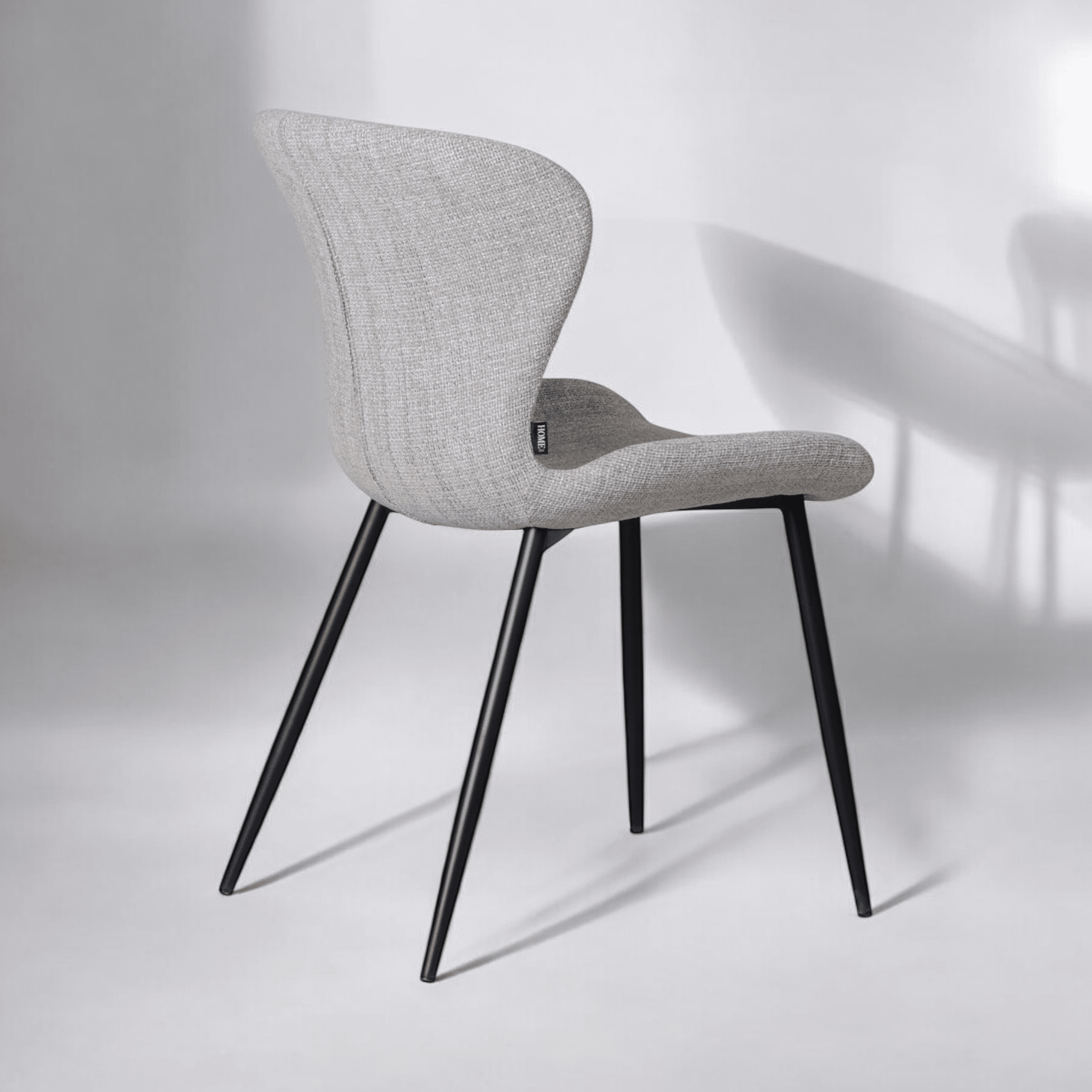 כסא טיפאני אריג אפור רגל שחורה דגם קליי