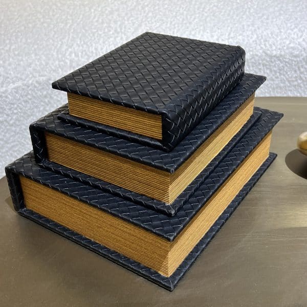 ספר אחסון יוקרתי דמוי עור שחור קלוע דגם איקו