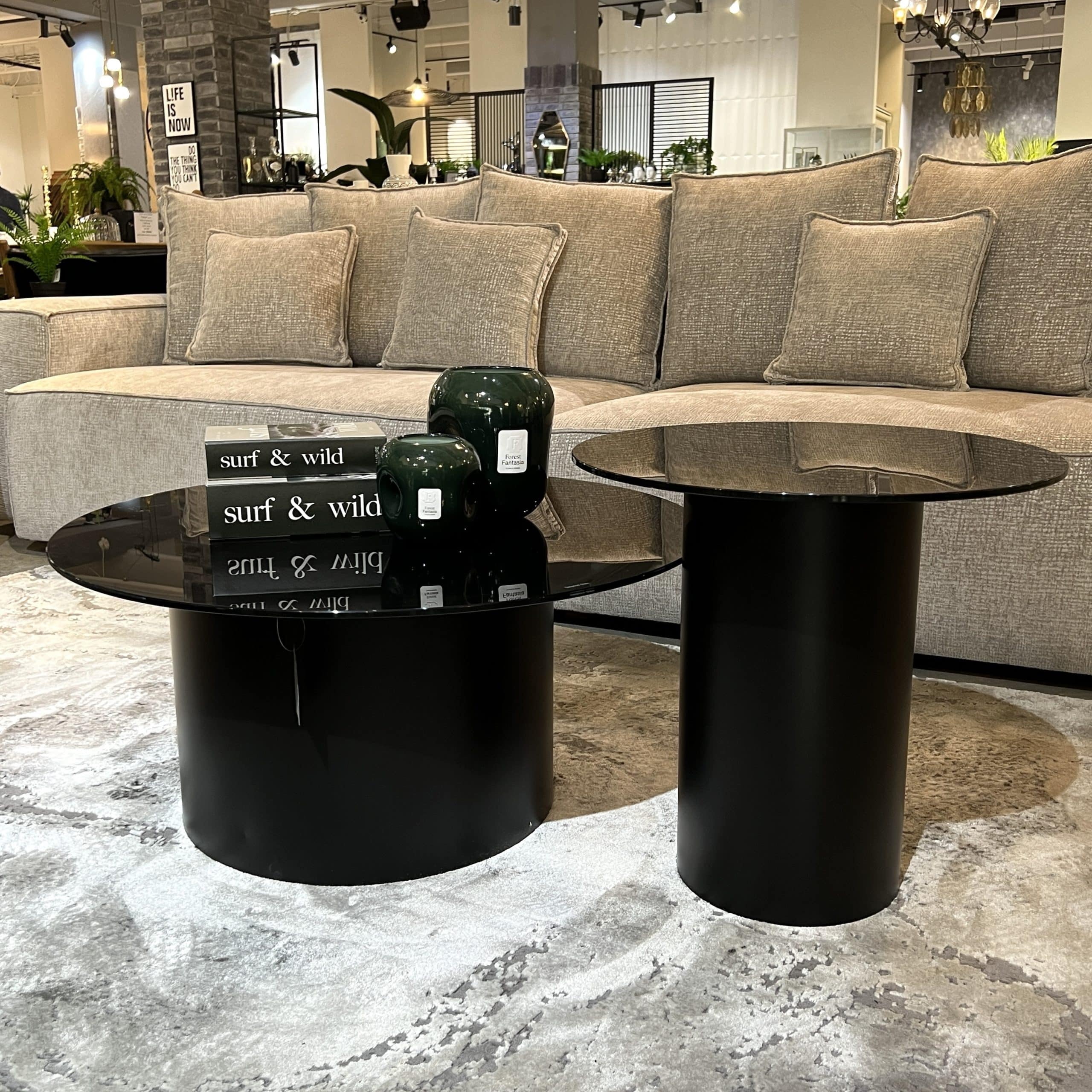 סט זוג שולחנות סלון מעוצבים עגולים רגל ברזל שחור פלטה זכוכית שחורה דגם סופיטל - SALE סט זוג שולחנות סלון מעוצבים עגולים רגל ברזל שחור פלטה זכוכית שחורה דגם סופיטל - SALE