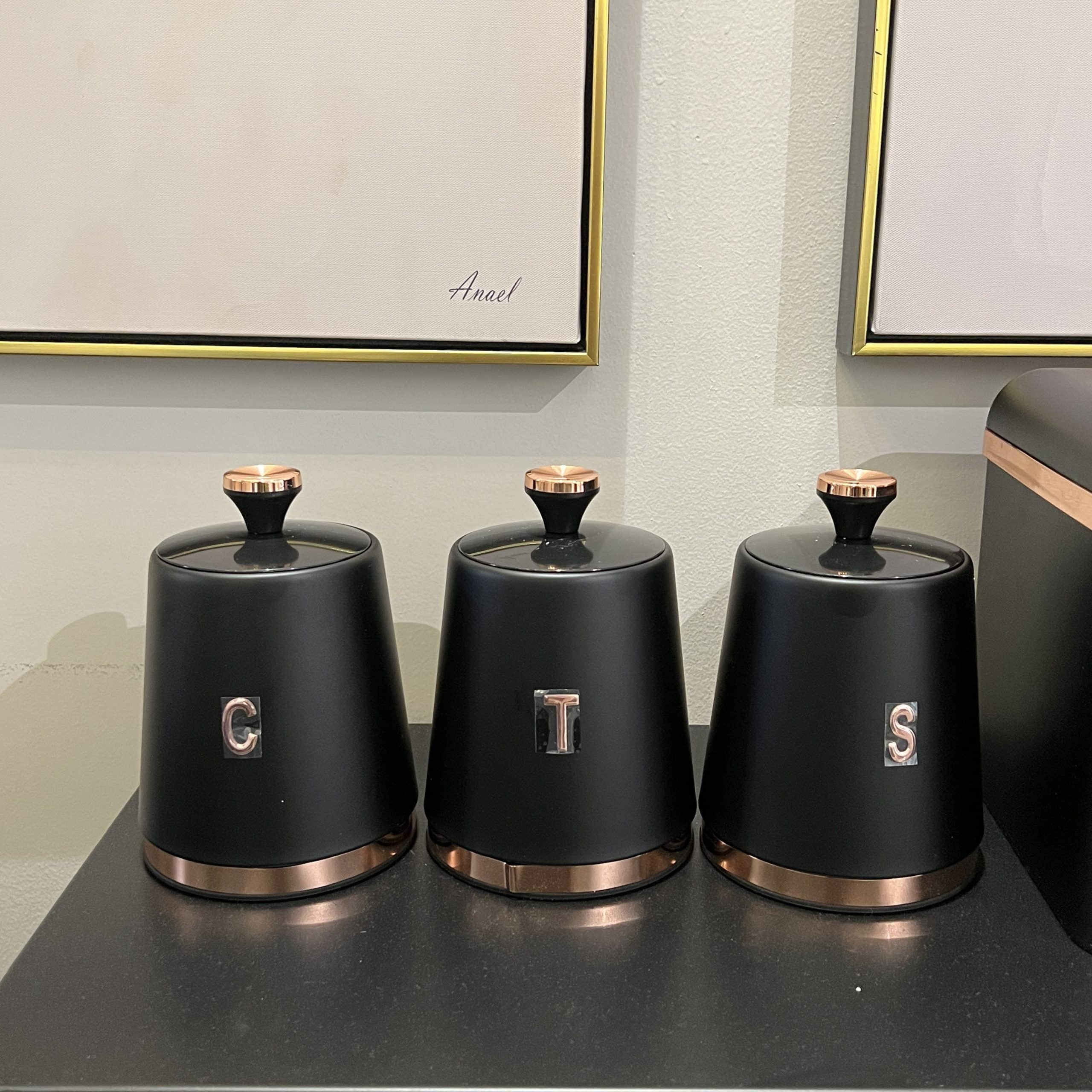 סט תה קפה סוכר וקופסת לחם שחור כיתוב זהב דגם איקו סט תה קפה סוכר וקופסת לחם שחור כיתוב זהב דגם איקו