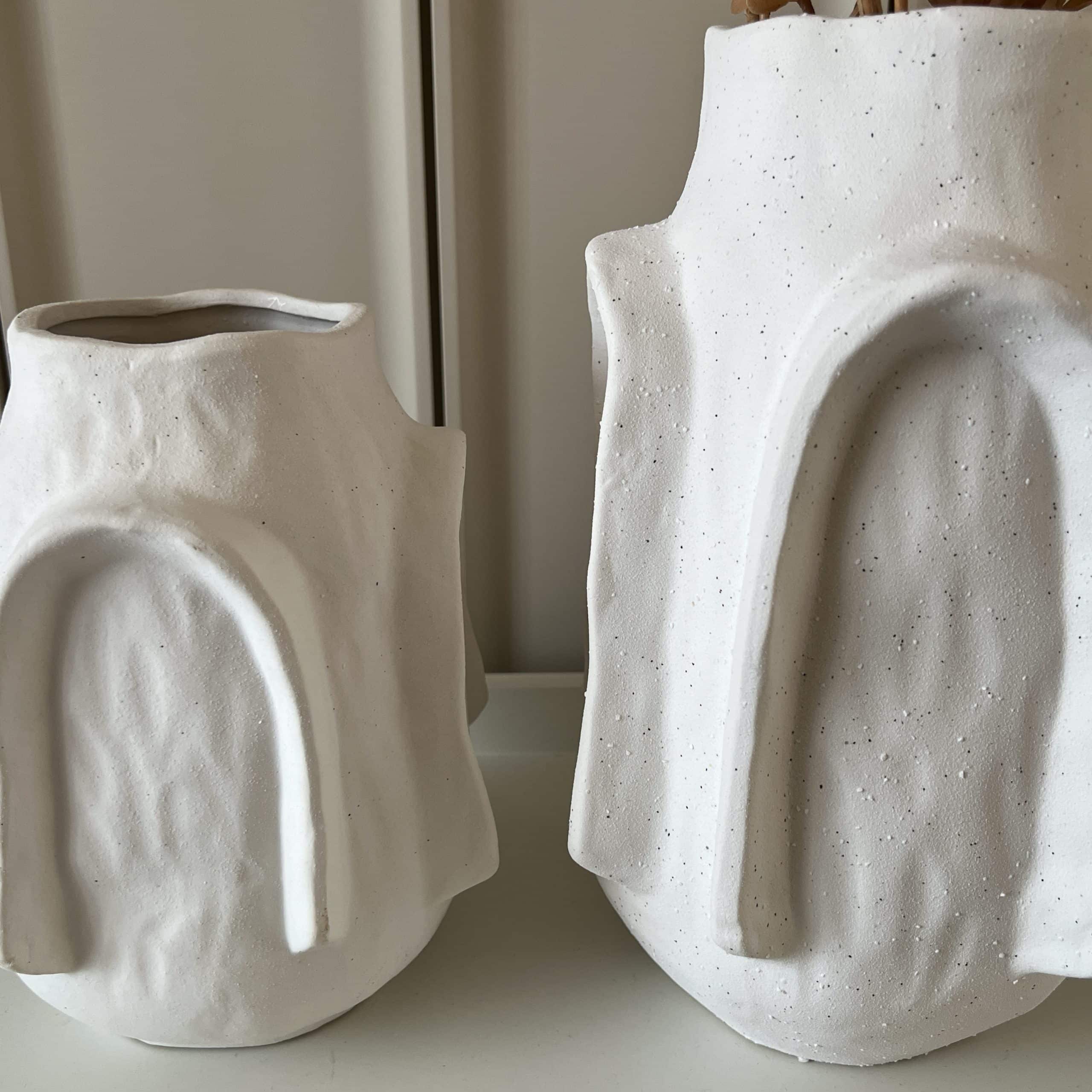 כד קרמיקה מעוצב לבן דוגמא M דגם איקו כד קרמיקה מעוצב לבן דוגמא M דגם איקו