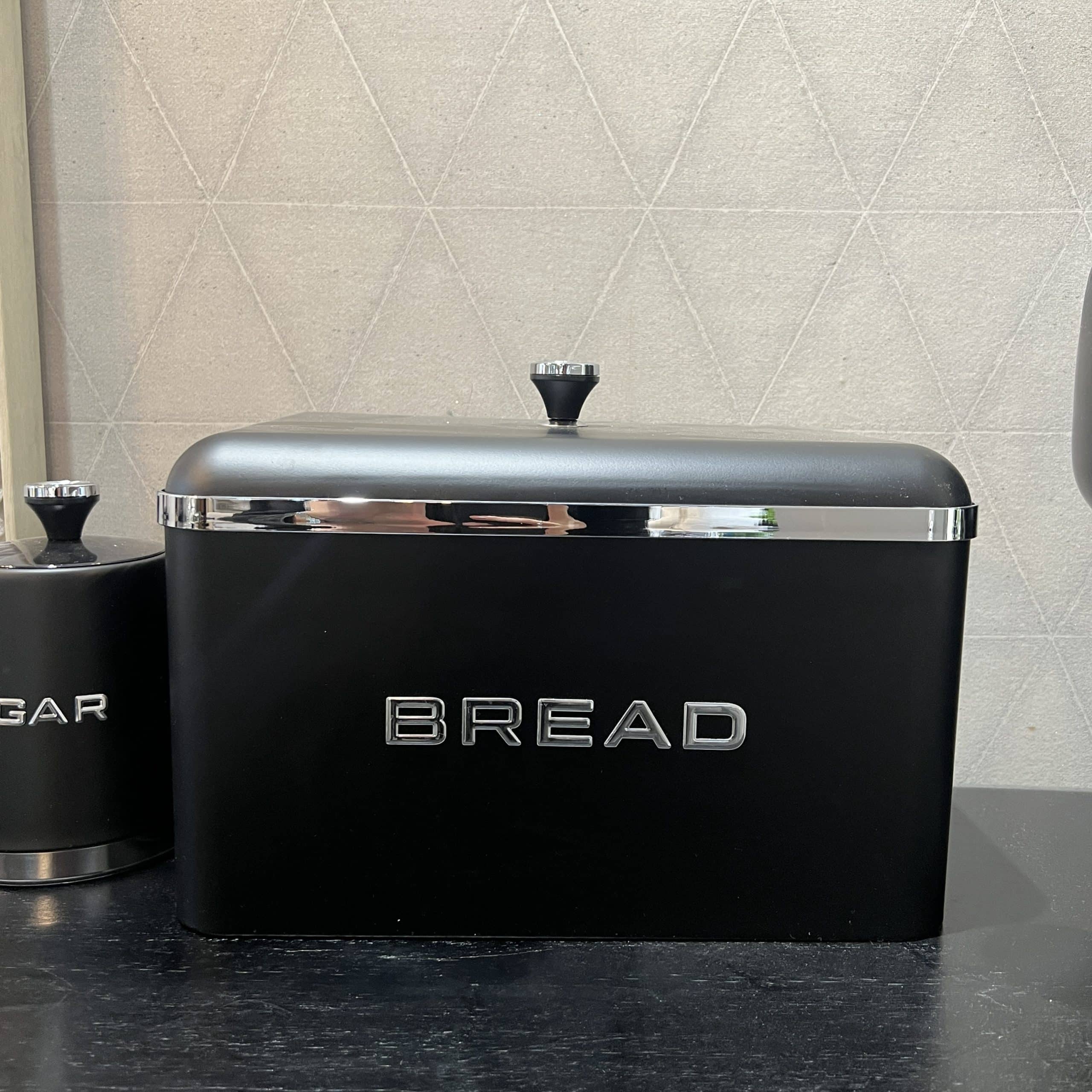 סט תה קפה סוכר וקופסת לחם שחור כיתוב כסף דגם איקו סט תה קפה סוכר וקופסת לחם שחור כיתוב כסף דגם איקו