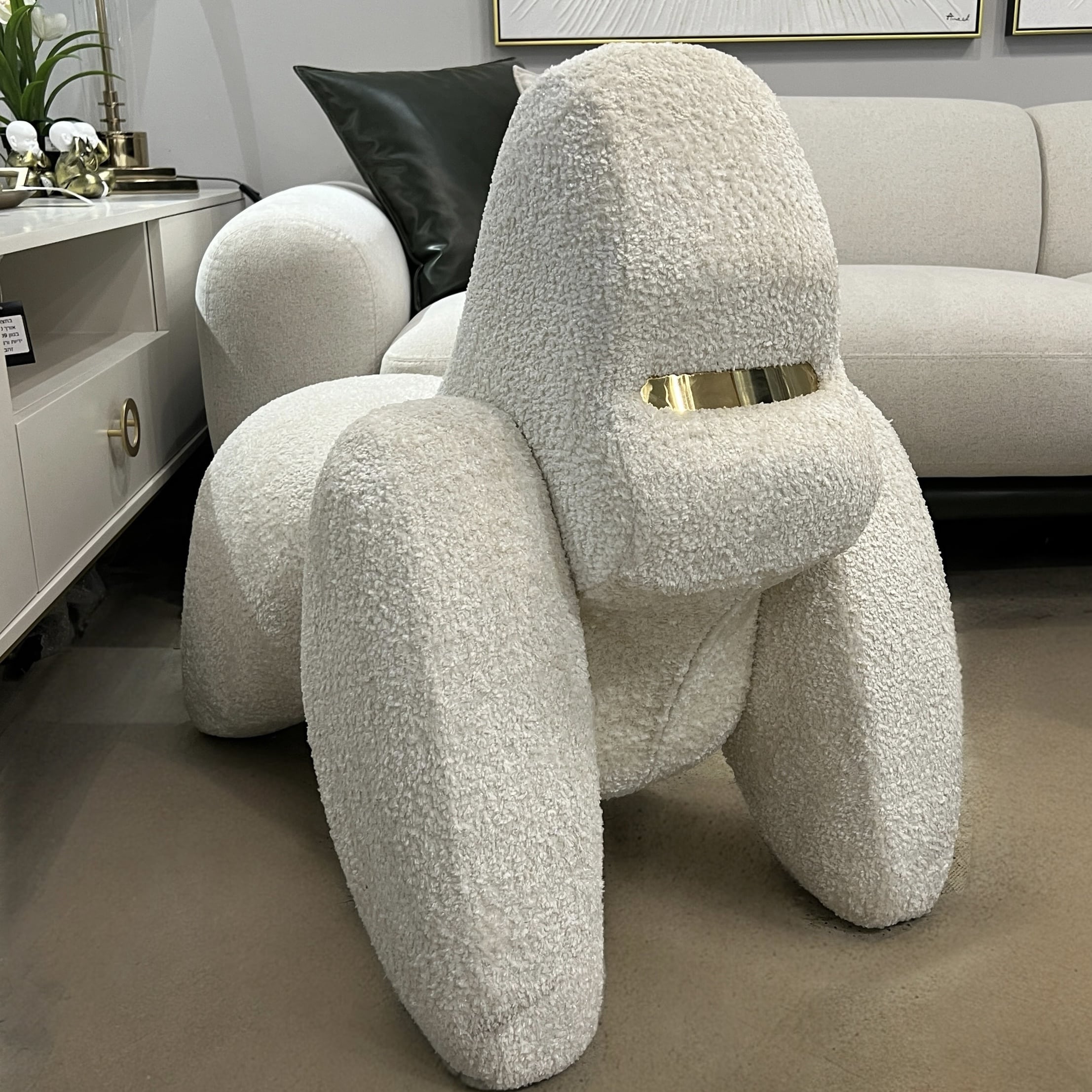 הדום גורילה יוקרתי בד בוקלה שמנת דגם סופיטל הדום גורילה יוקרתי בד בוקלה שמנת דגם סופיטל