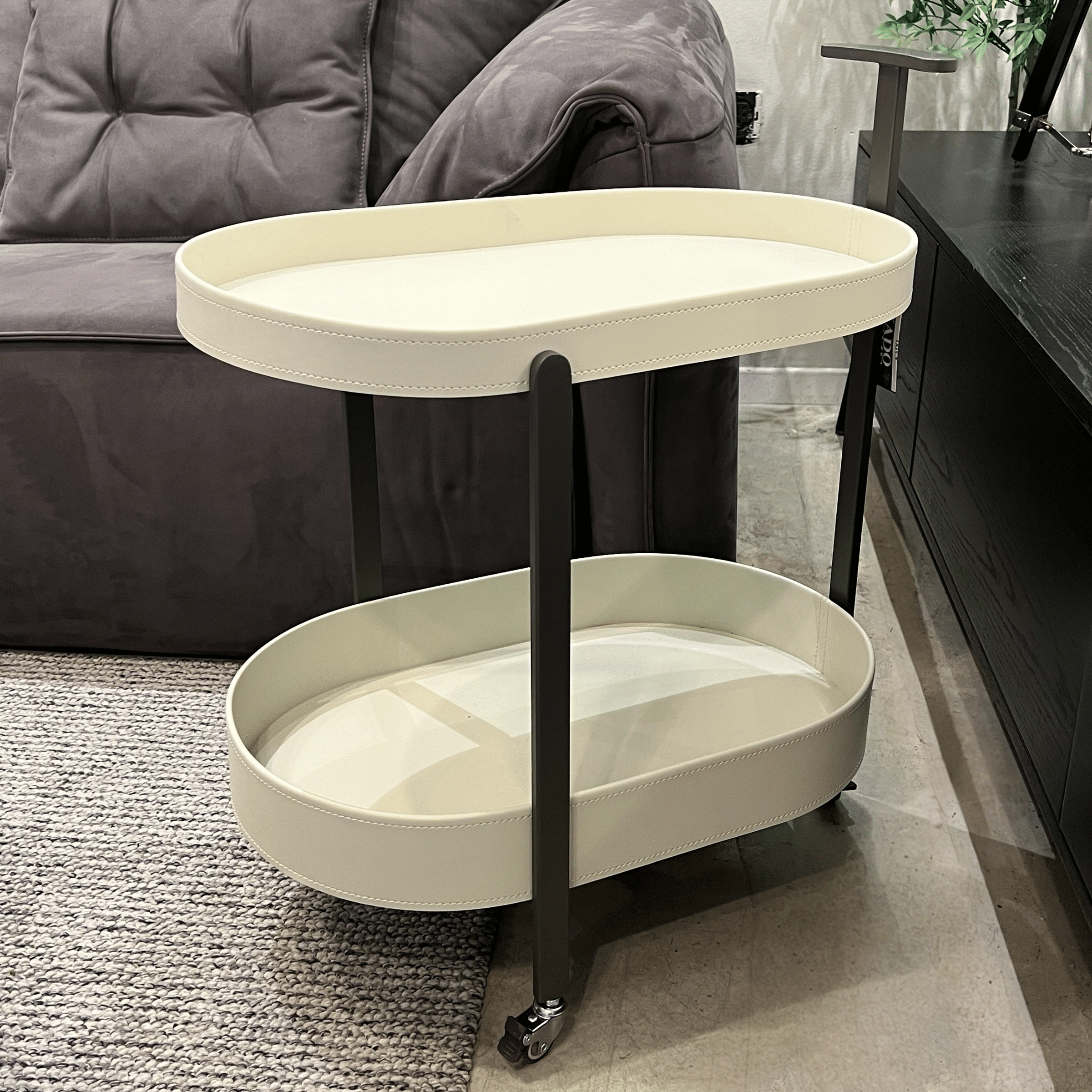 עגלת משקאות מעוצבת דמוי עור אבן דגם סופיטל עגלת משקאות מעוצבת דמוי עור אבן דגם סופיטל