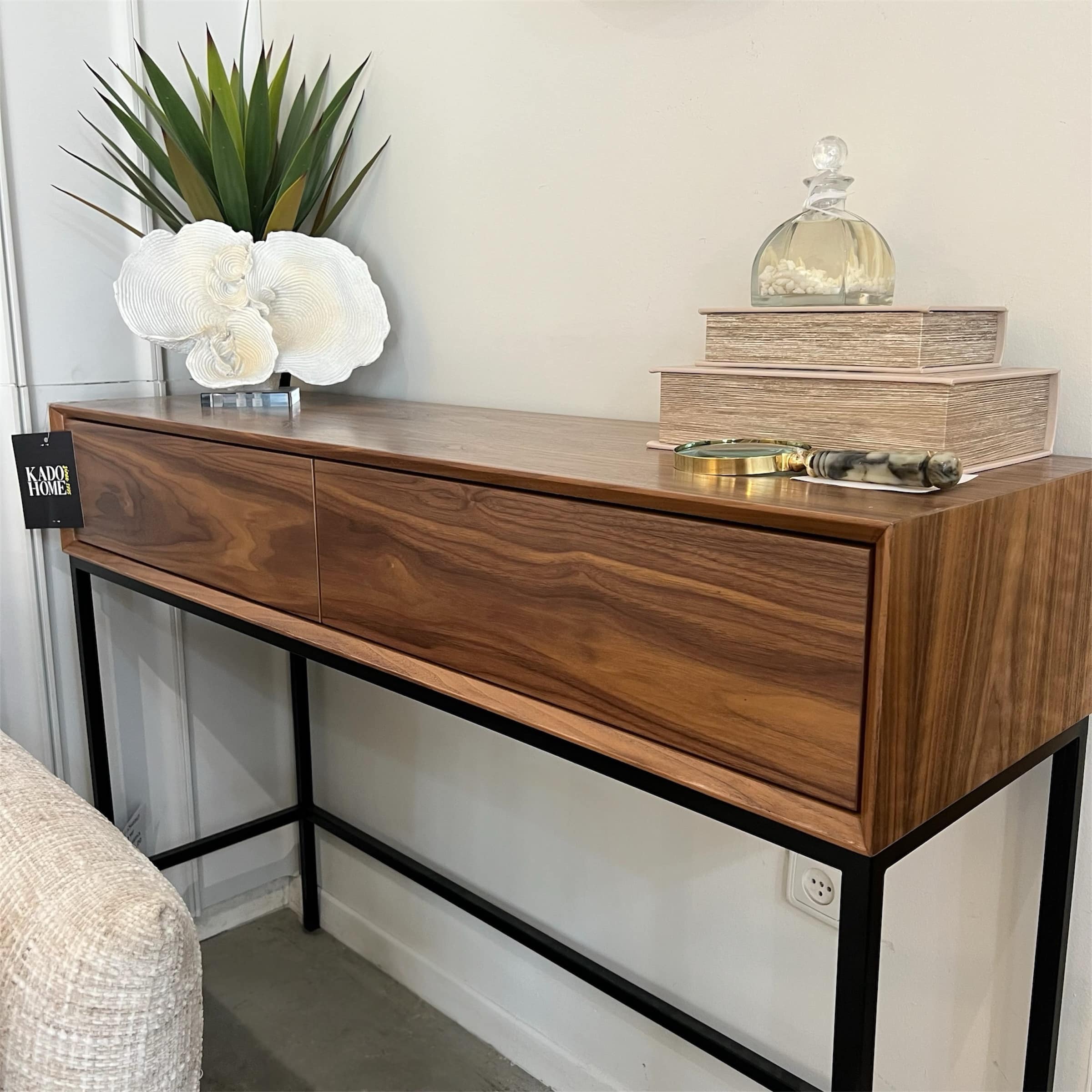 קונסולה יוקרתית דגם שרתון - ייצור בעיצוב אישי קונסולה יוקרתית דגם שרתון - ייצור בעיצוב אישי