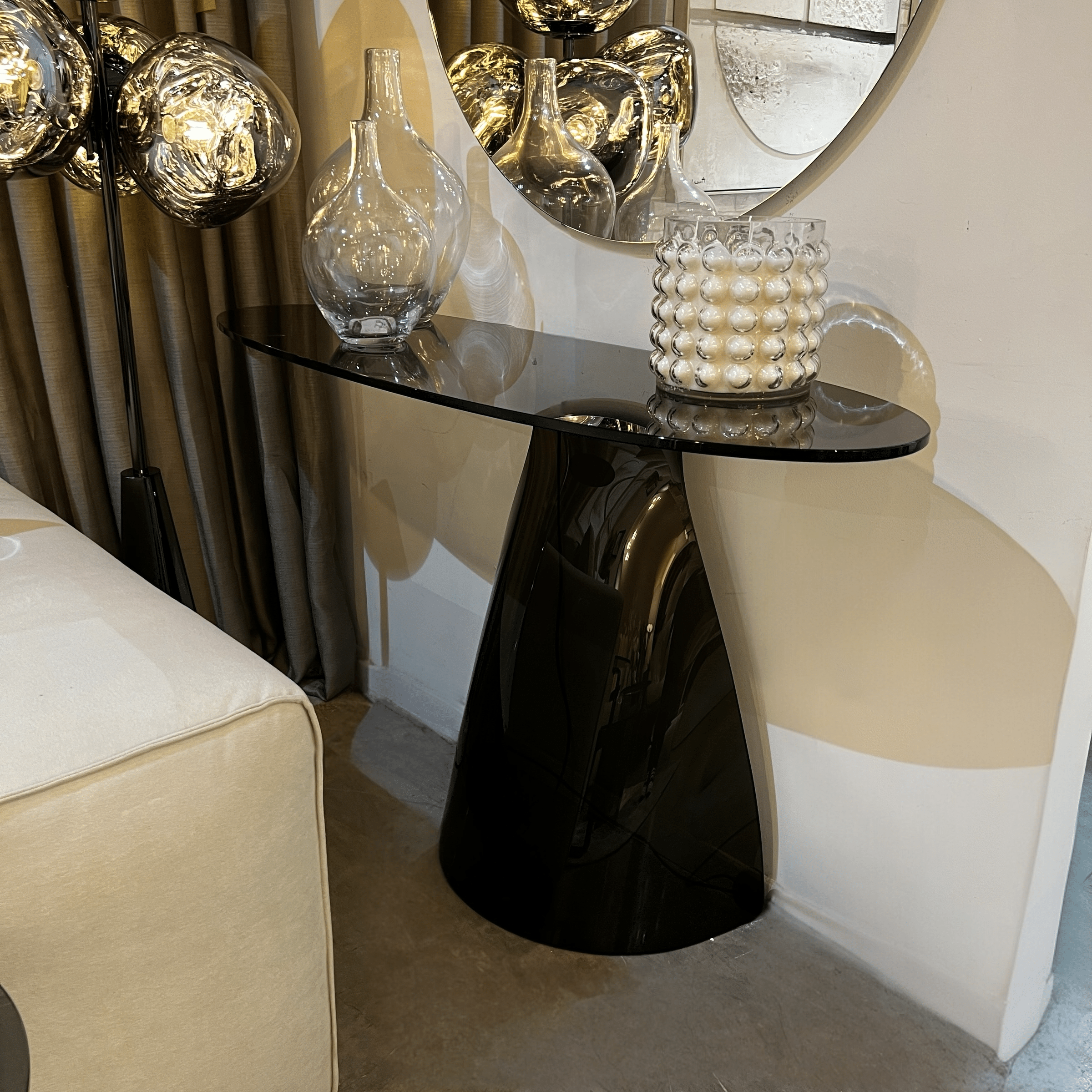 קונסולה יוקרתית פינות מעוגלות זכוכית חומה דגם פלור