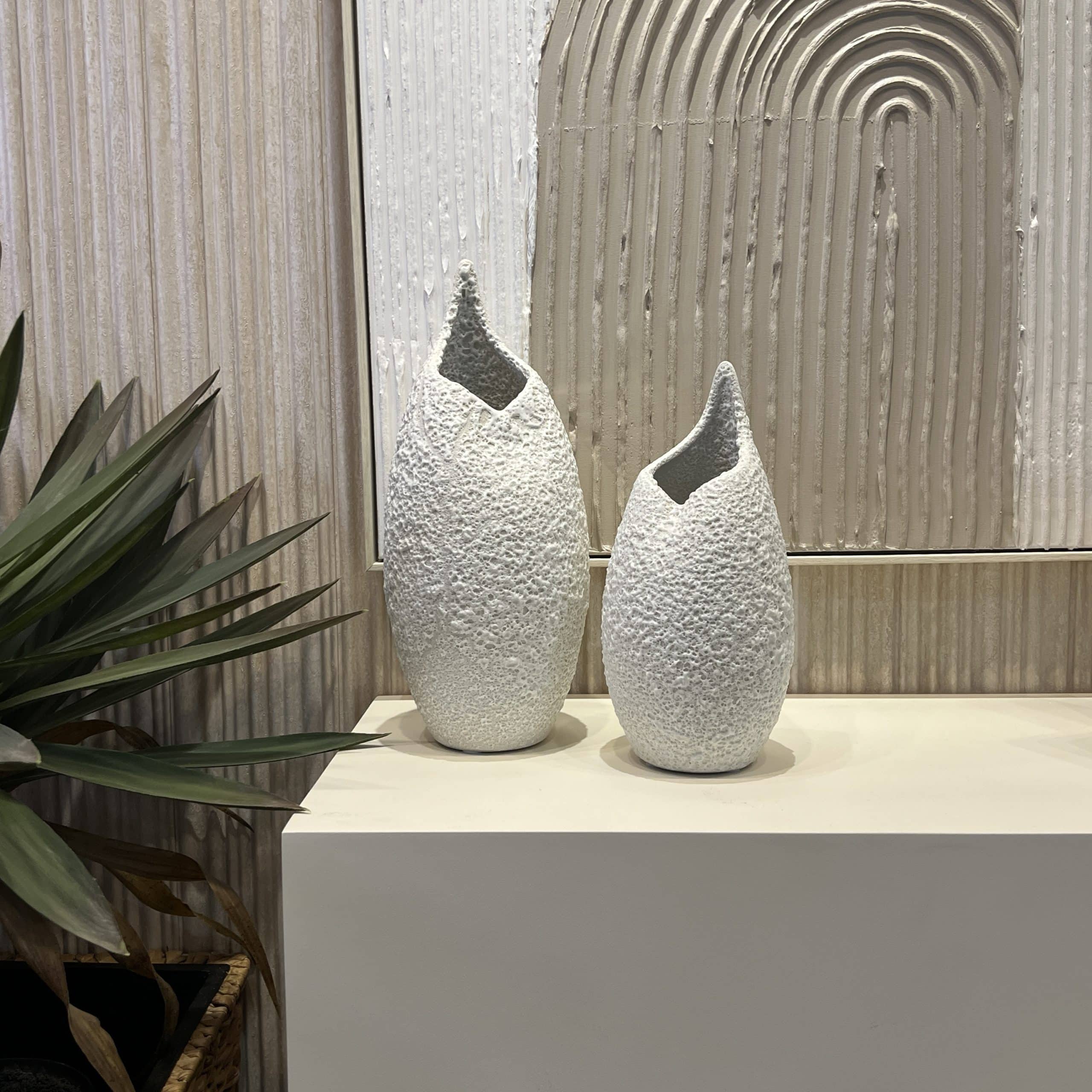 כד קרמיקה מעוצב מחוספס לבן דגם איקו כד קרמיקה מעוצב מחוספס לבן דגם איקו