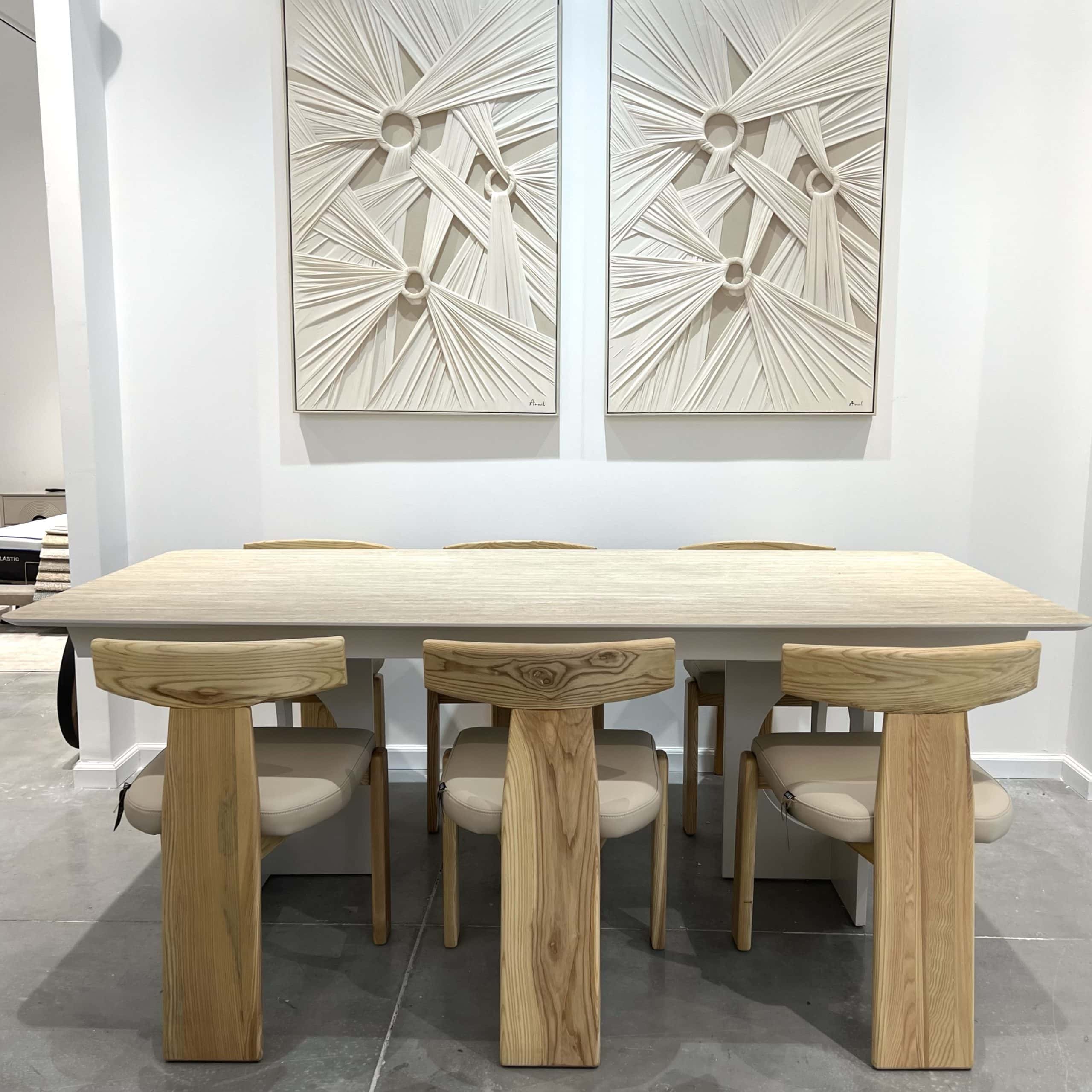 כסא בוטושן דמוי עור אבן רגל עץ אלון דגם סופיטל