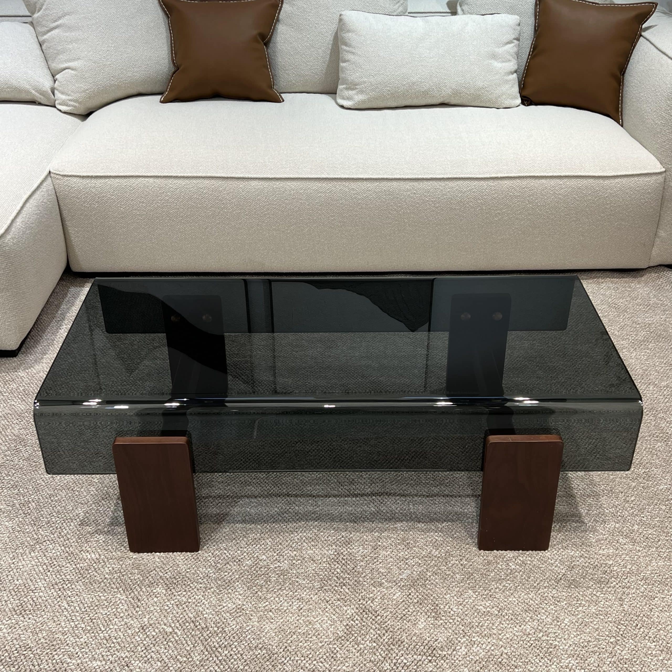 שולחן סלון יוקרתי מלבני זכוכית אפורה רגלי עץ דגם פלור שולחן סלון יוקרתי מלבני זכוכית אפורה רגלי עץ דגם פלור