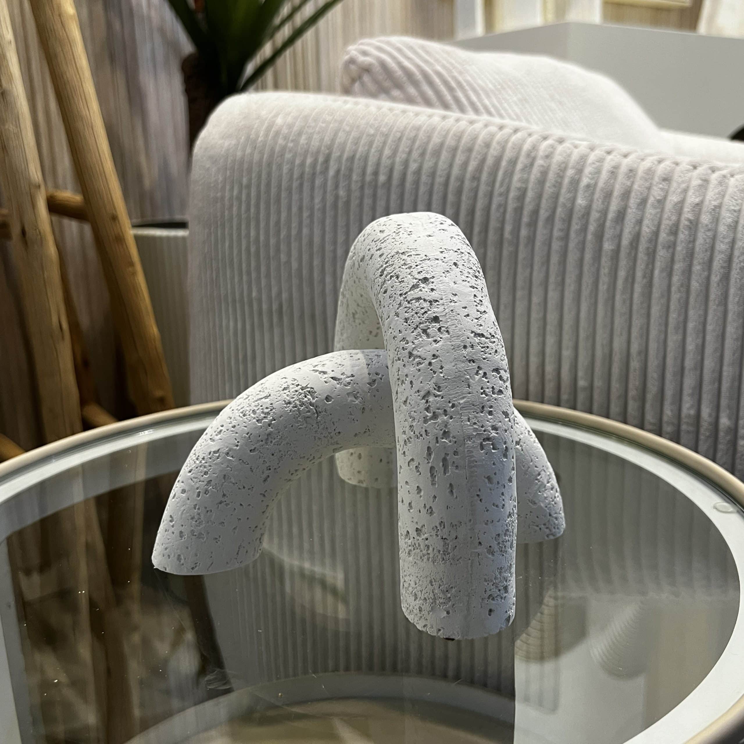 דקורציית קשר יו אבן דגם איקו דקורציית קשר יו אבן דגם איקו