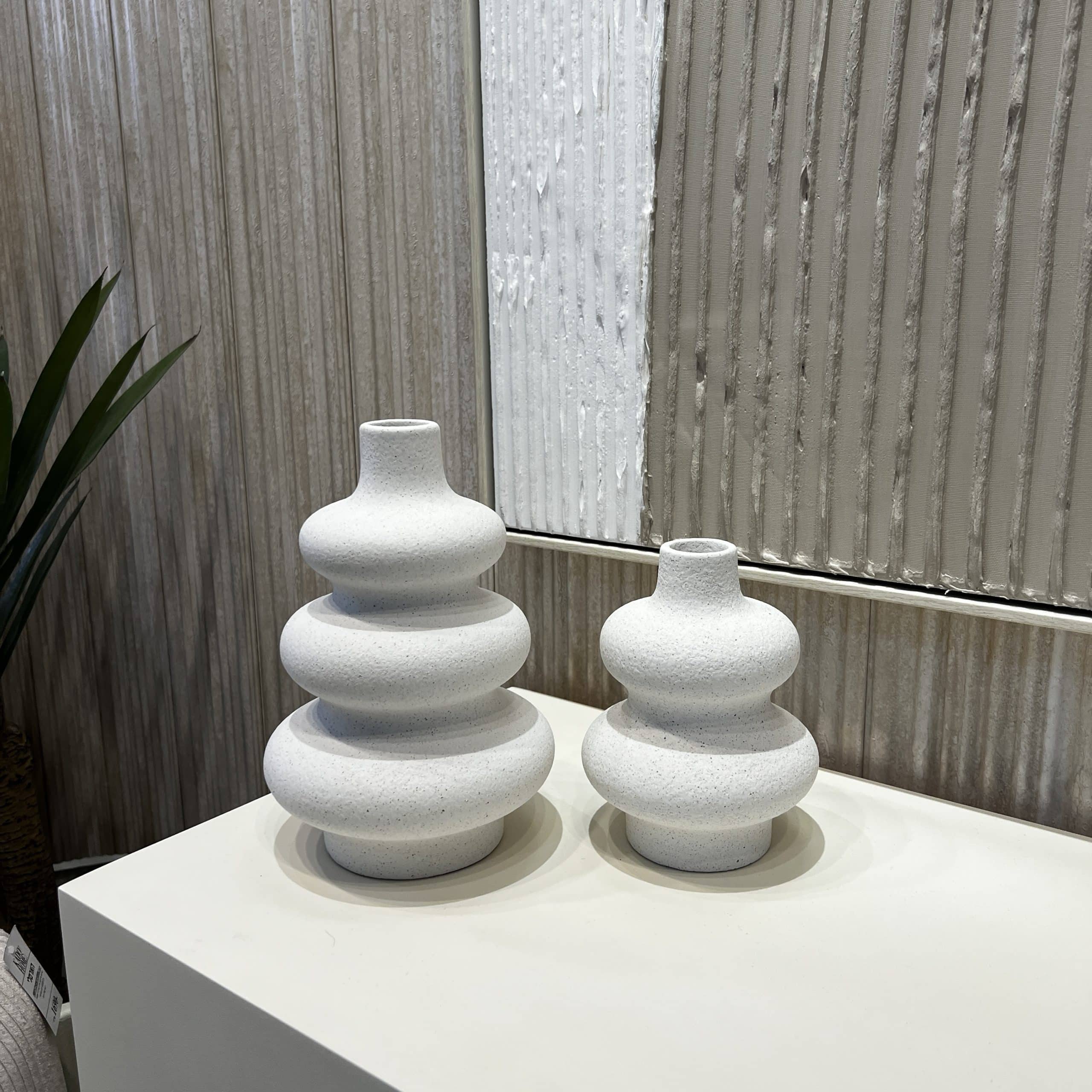 כד קרמיקה לבן קומות אמצע צר דגם איקו כד קרמיקה לבן קומות אמצע צר דגם איקו