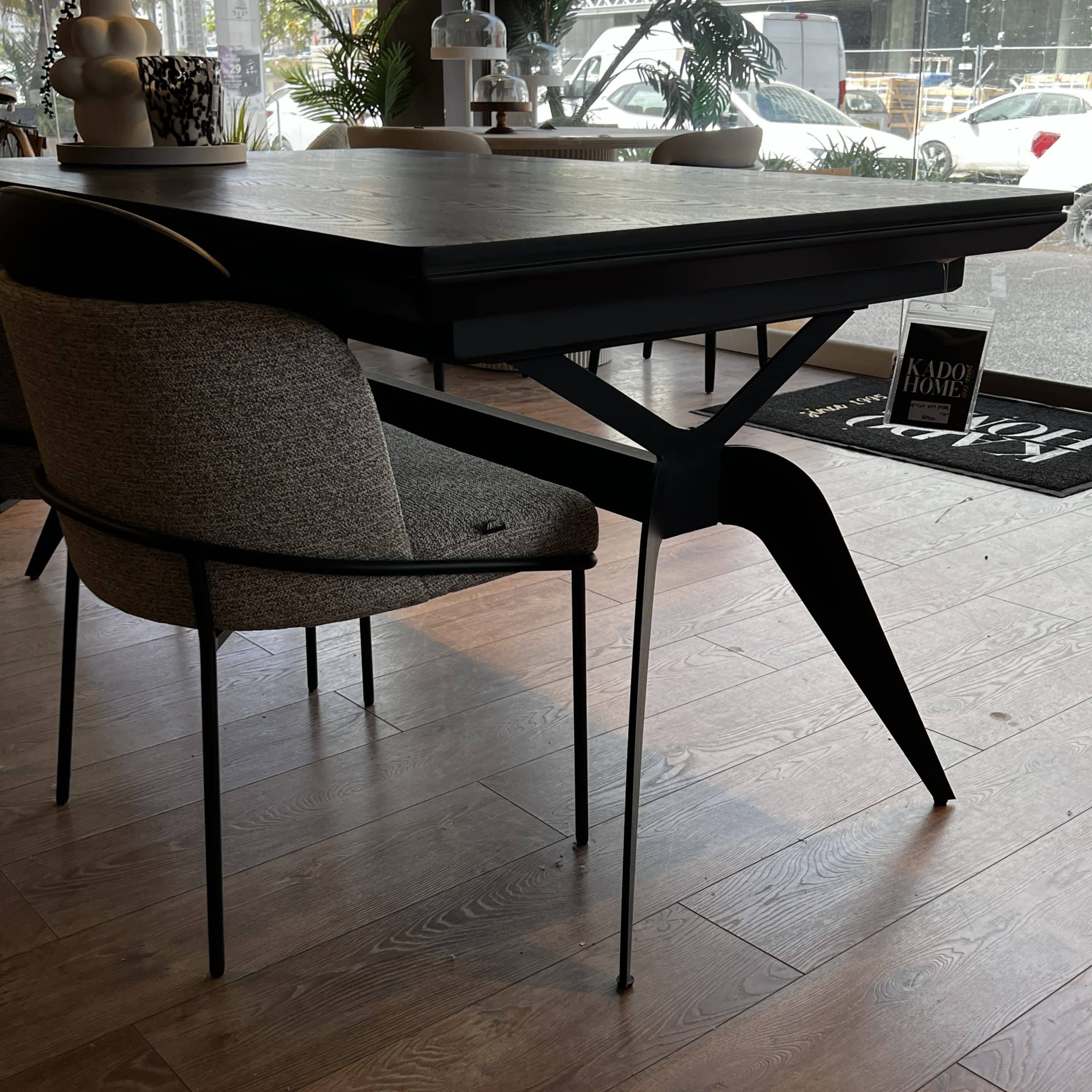 פינת אוכל מעוצבת דגם מטריקס בעיצוב אישי