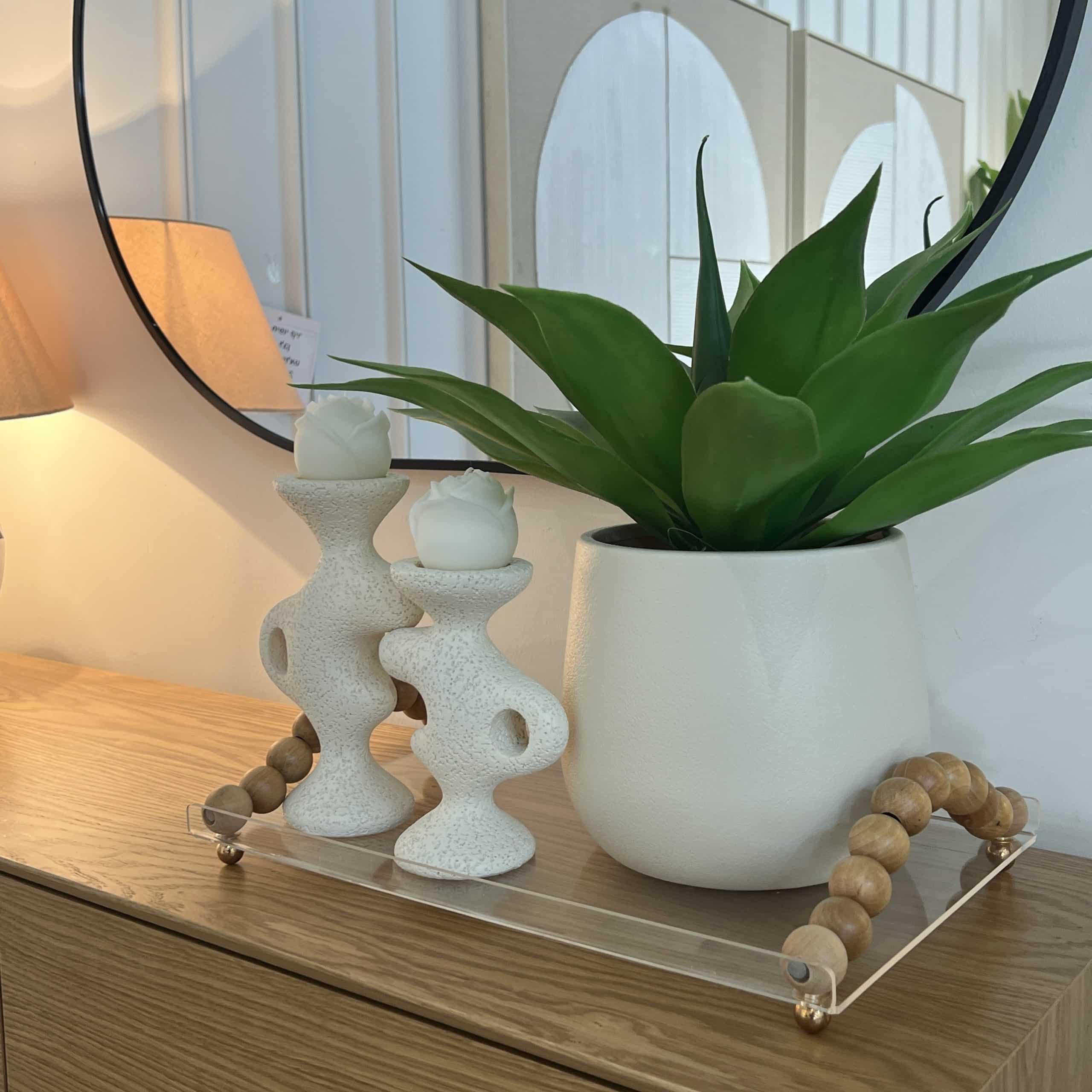 פמוט קרמיקה לבן אמורפי דגם איקו פמוט קרמיקה לבן אמורפי דגם איקו