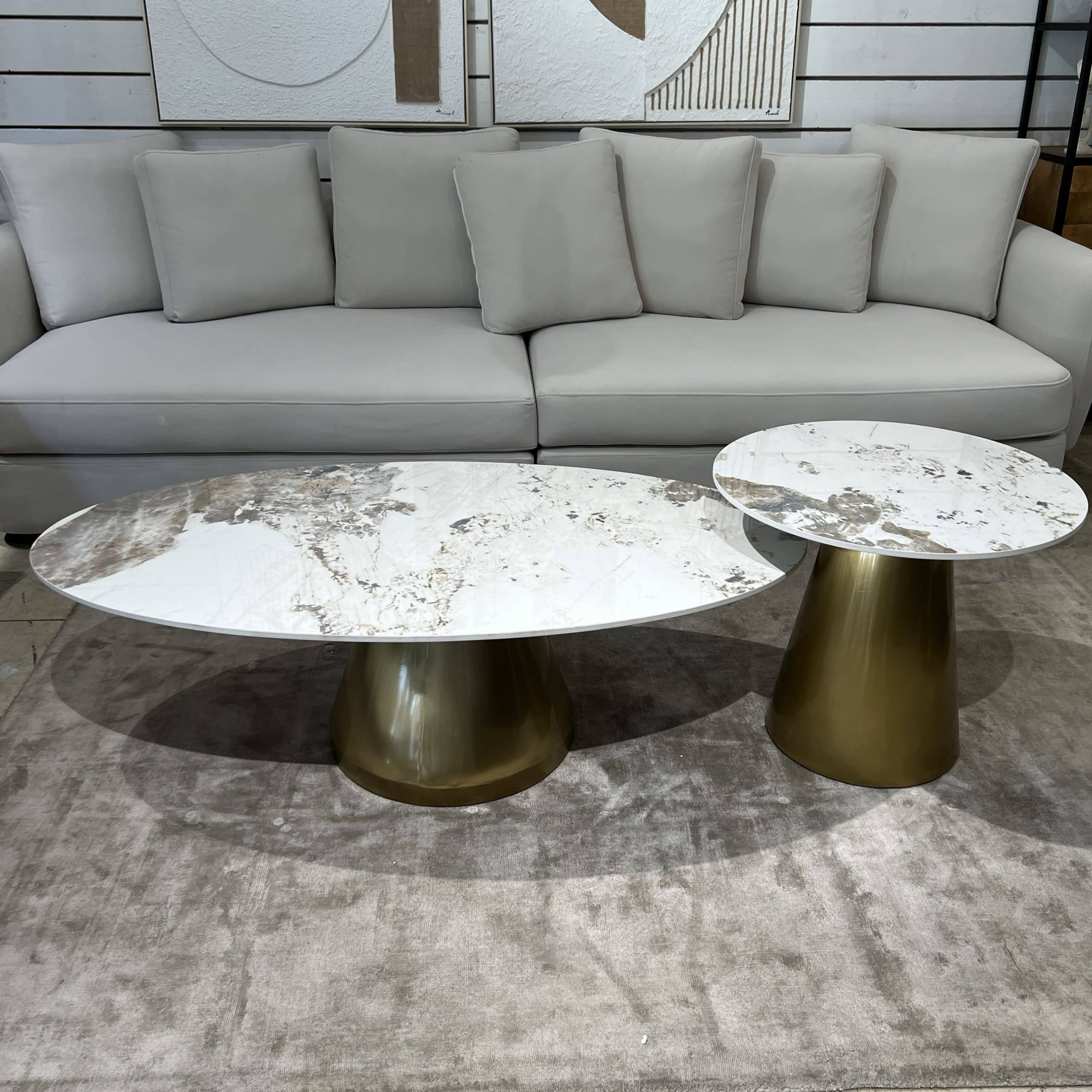 סט זוג שולחנות סלון יוקרתי מרבל אובלי רגל זהב דגם סופיטל סט זוג שולחנות סלון יוקרתי מרבל אובלי רגל זהב דגם סופיטל