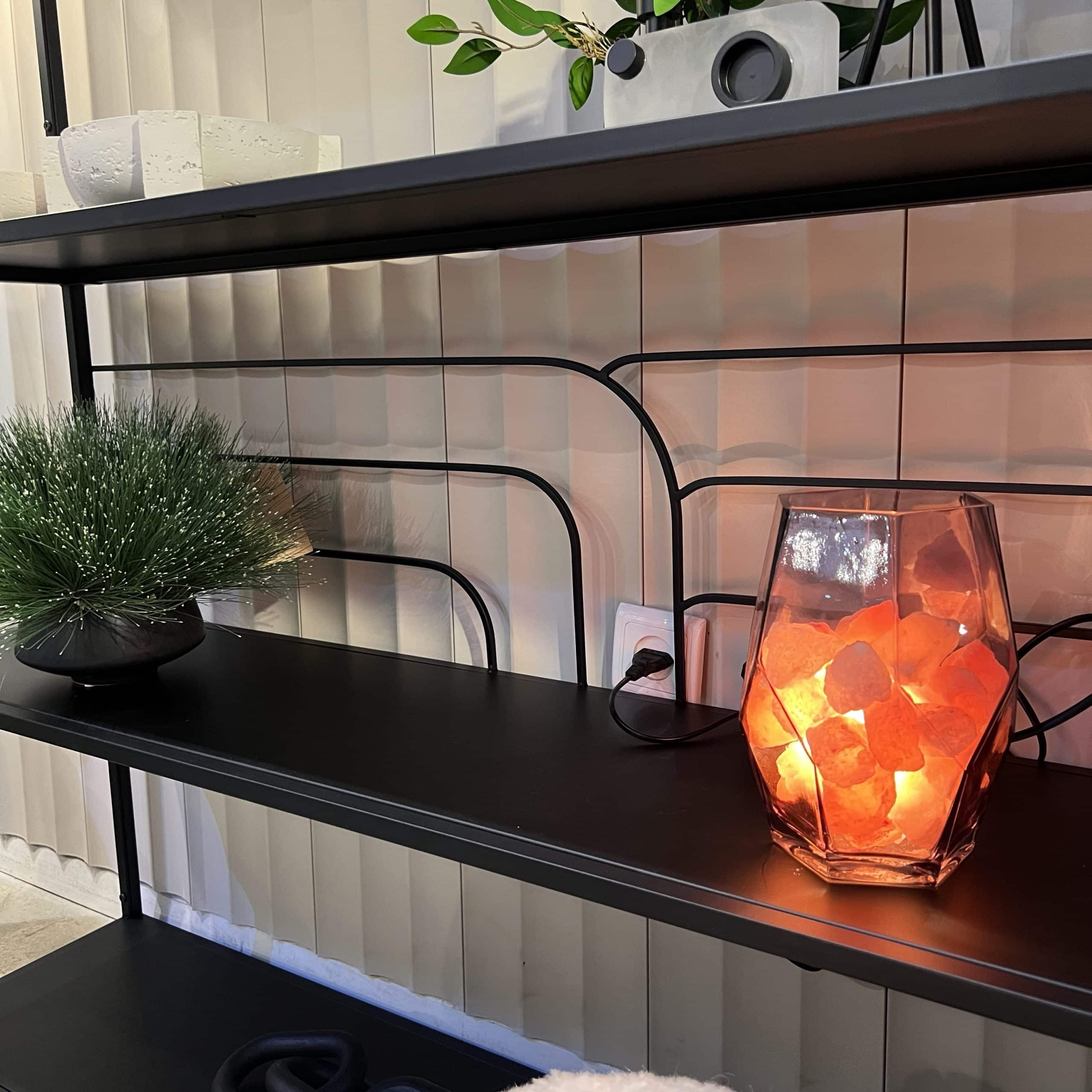 מנורה אבני מלח בכלי משושה גבוה 11/21 דגם איקו מנורה אבני מלח בכלי משושה גבוה 11/21 דגם איקו