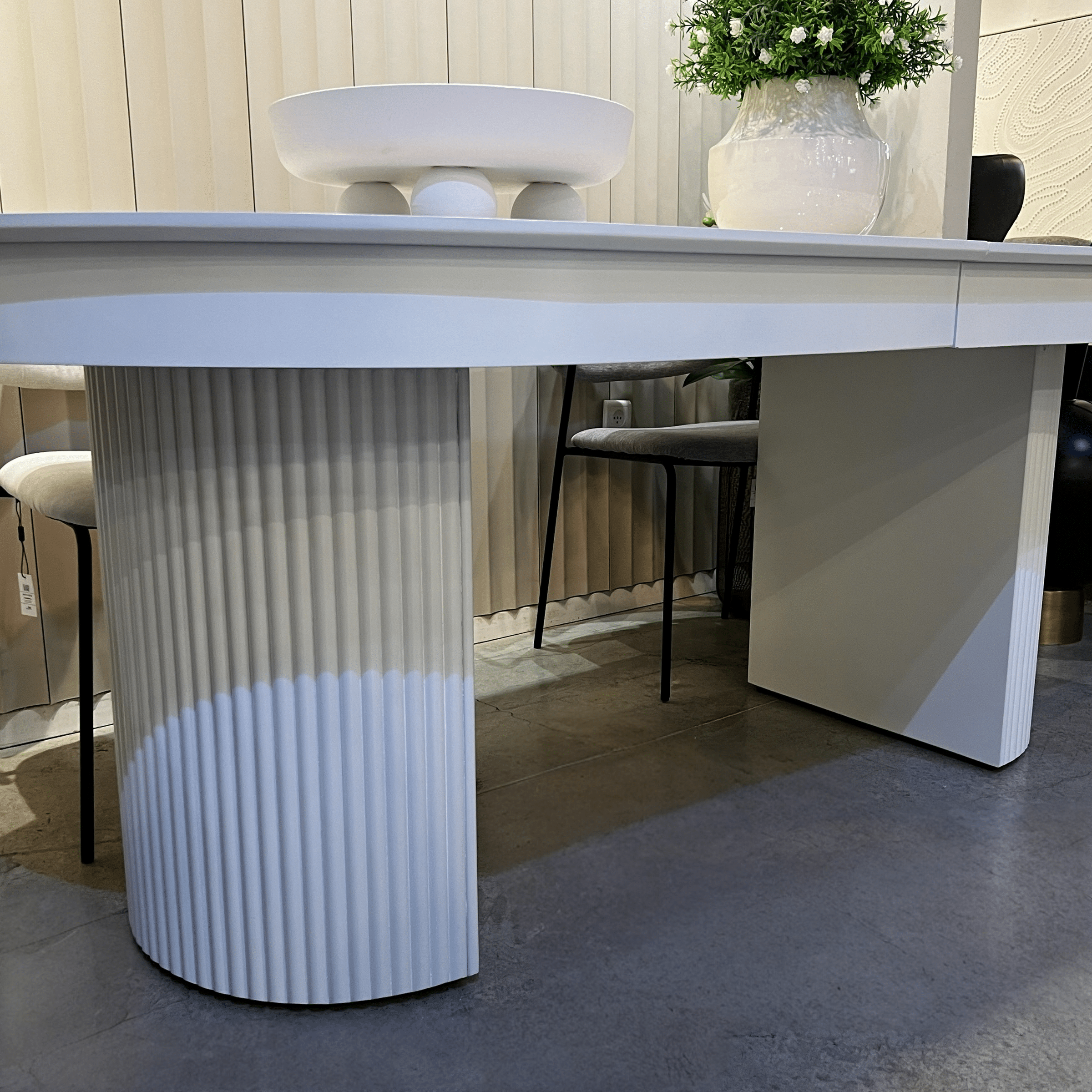 שולחן אוכל אובאלי יוקרתי דגם גייד בעיצוב אישי