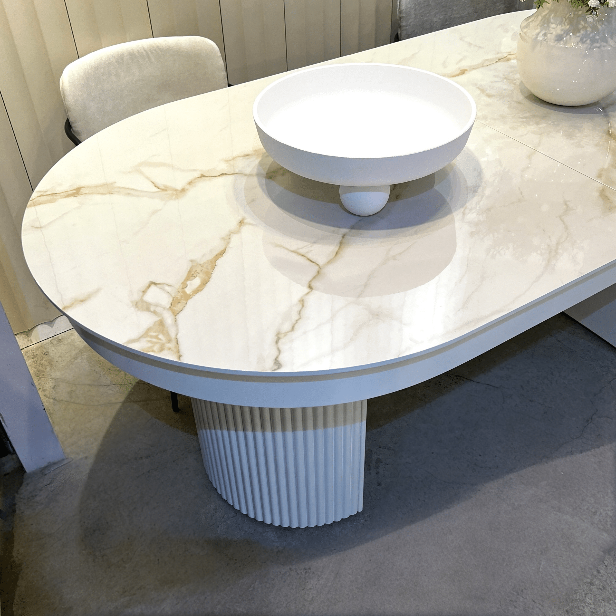 שולחן אוכל אובאלי יוקרתי דגם גייד בעיצוב אישי שולחן אוכל אובאלי יוקרתי דגם גייד בעיצוב אישי