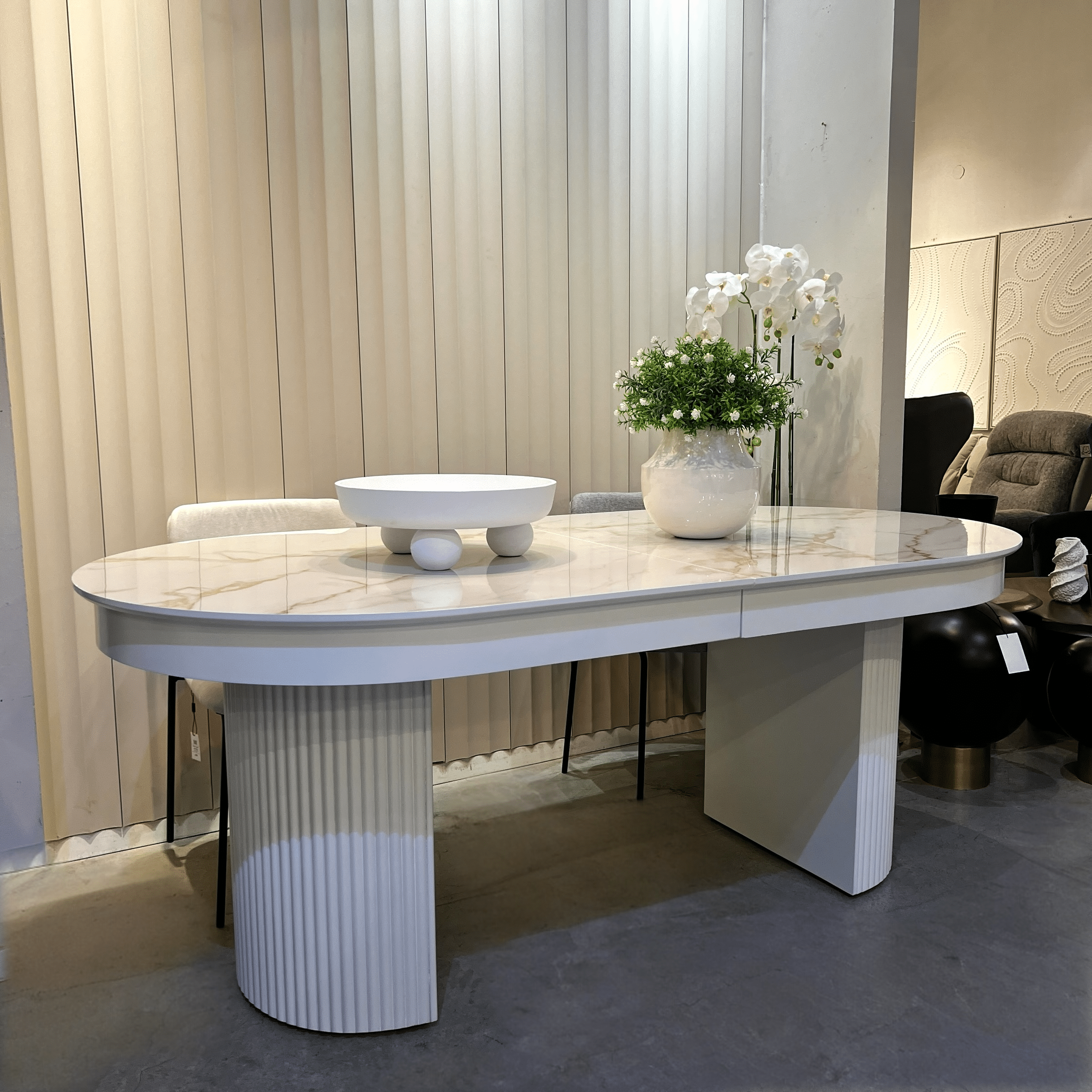 שולחן אוכל אובאלי יוקרתי דגם גייד בעיצוב אישי שולחן אוכל אובאלי יוקרתי דגם גייד בעיצוב אישי