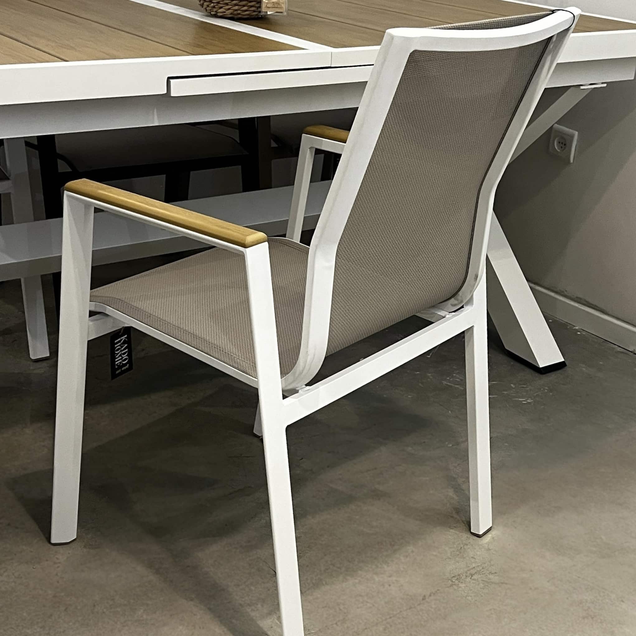 כסא חוץ אלומיניום לבן רשת כפולה דגם סופיטל כסא חוץ אלומיניום לבן רשת כפולה דגם סופיטל