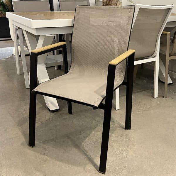 כסא חוץ אלומיניום שחור רשת כפולה דגם סופיטל