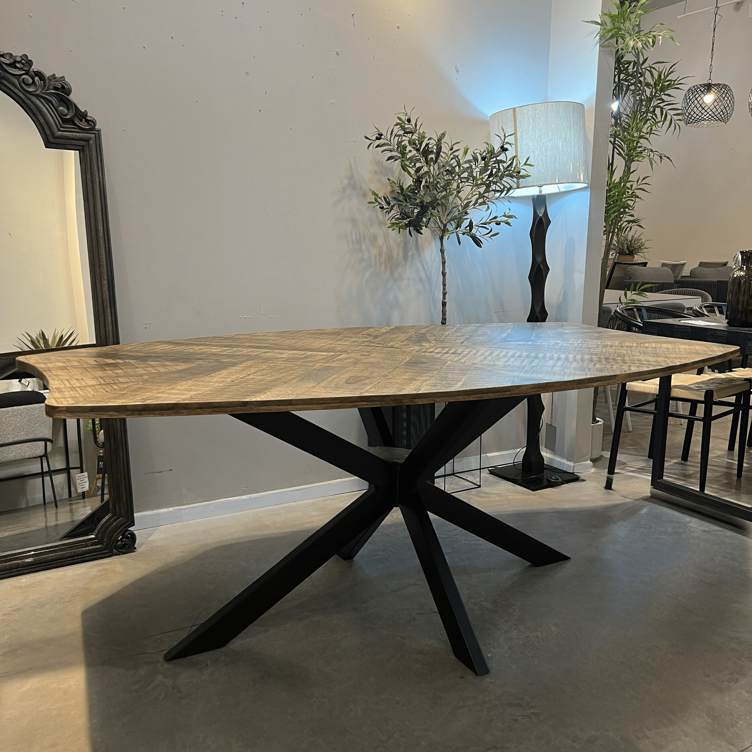 שולחן אוכל עץ אובאלי מלבני פישבון דגם דאלי ייבוא - חיסול! שולחן אוכל עץ אובאלי מלבני פישבון דגם דאלי ייבוא - חיסול!