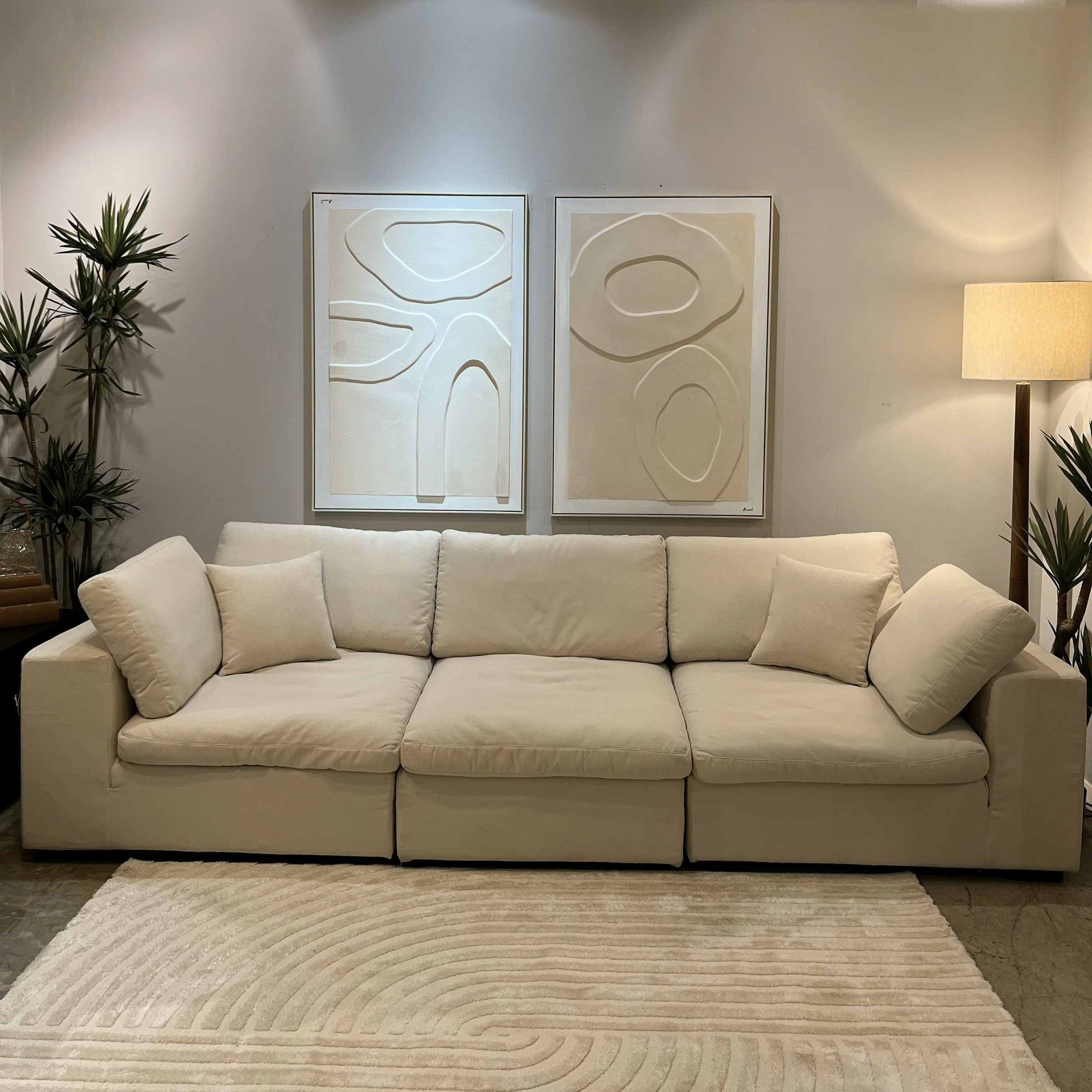 ספה מפנקת מישלן אריג בז במילוי נוצות דגם סופיטל ספה מפנקת מישלן אריג בז במילוי נוצות דגם סופיטל