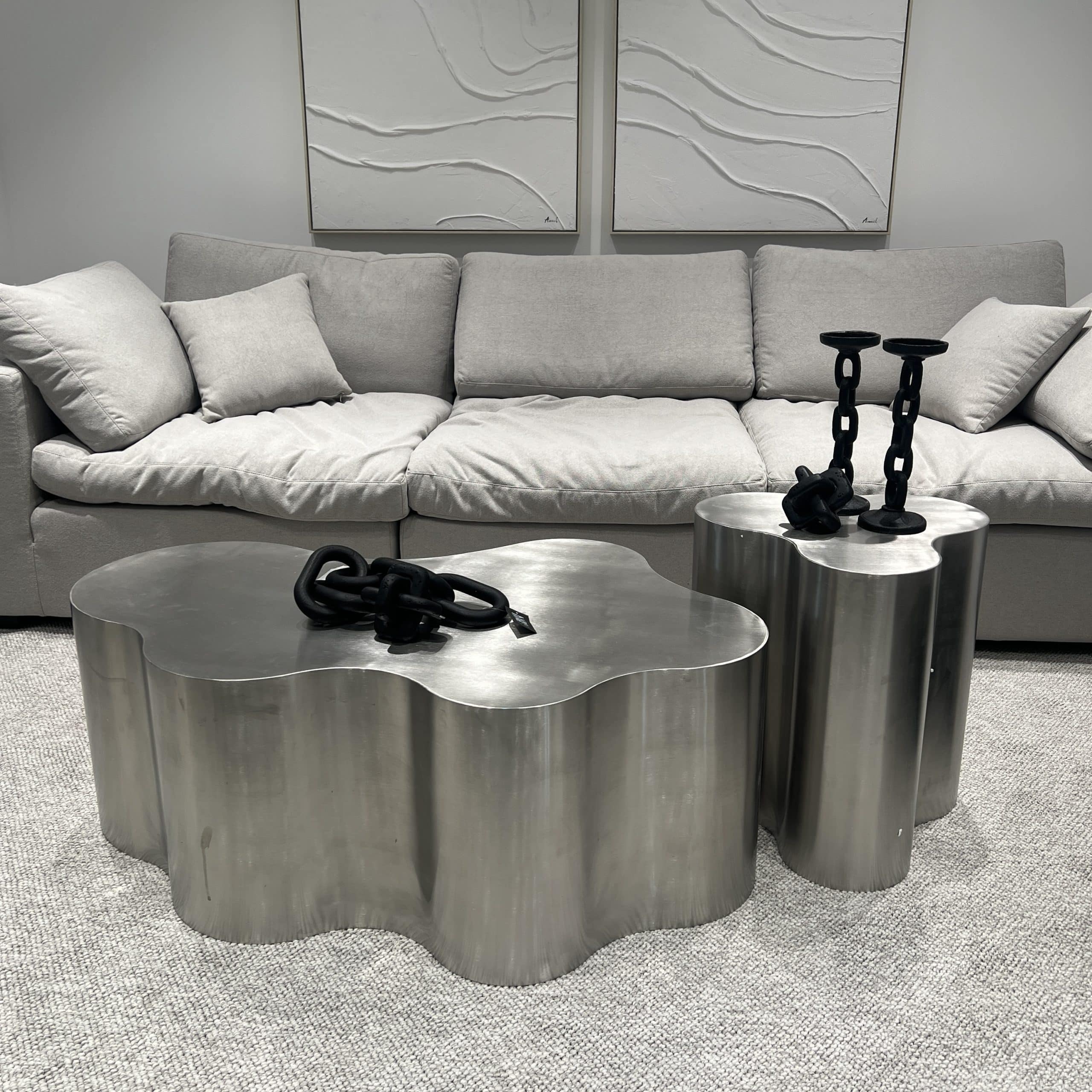 סט שולחנות אמורפיים נירוסטה מוברש דגם סופיטל סט שולחנות אמורפיים נירוסטה מוברש דגם סופיטל