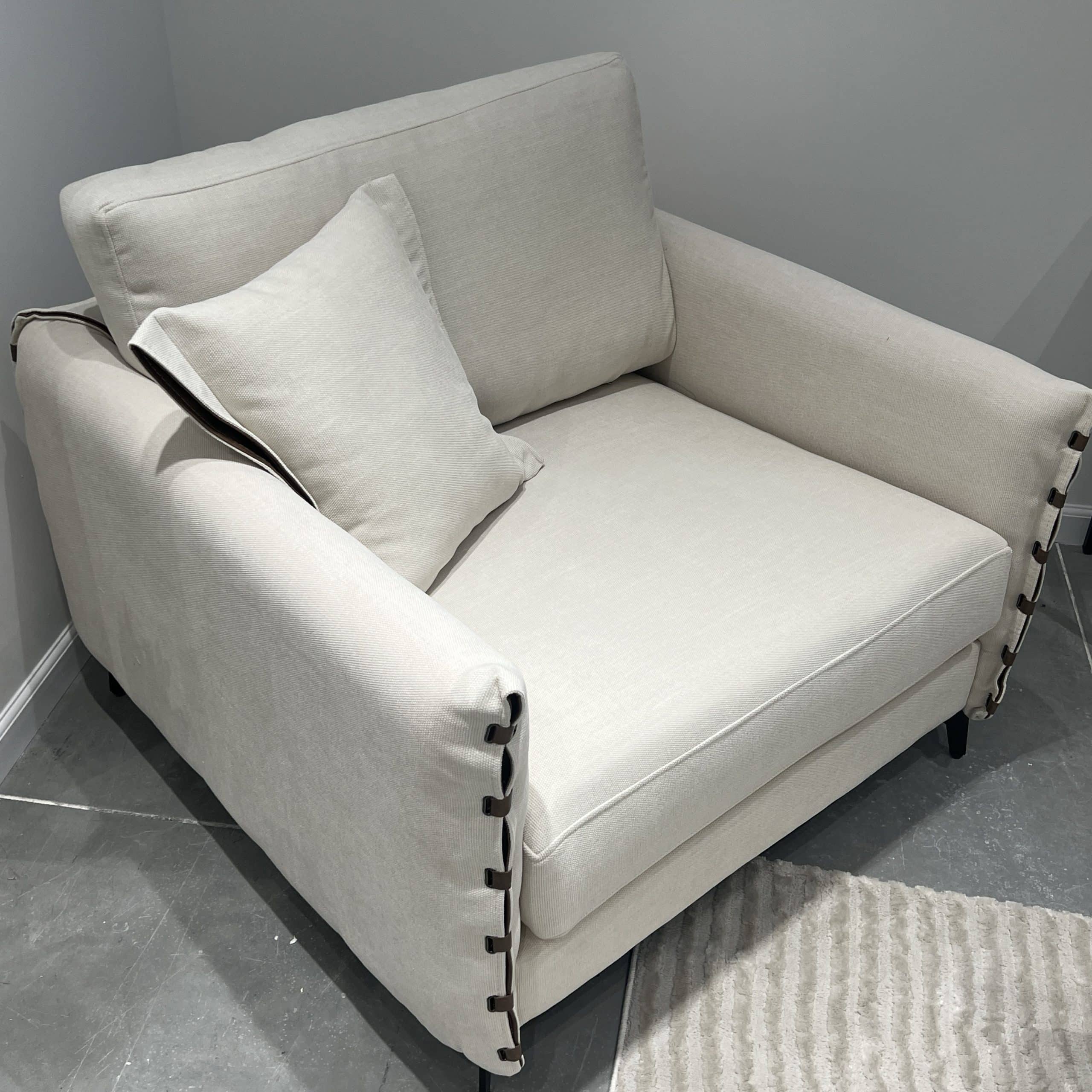 כורסא מעוצבת דגם לונה בעיצוב אישי כורסא מעוצבת דגם לונה בעיצוב אישי