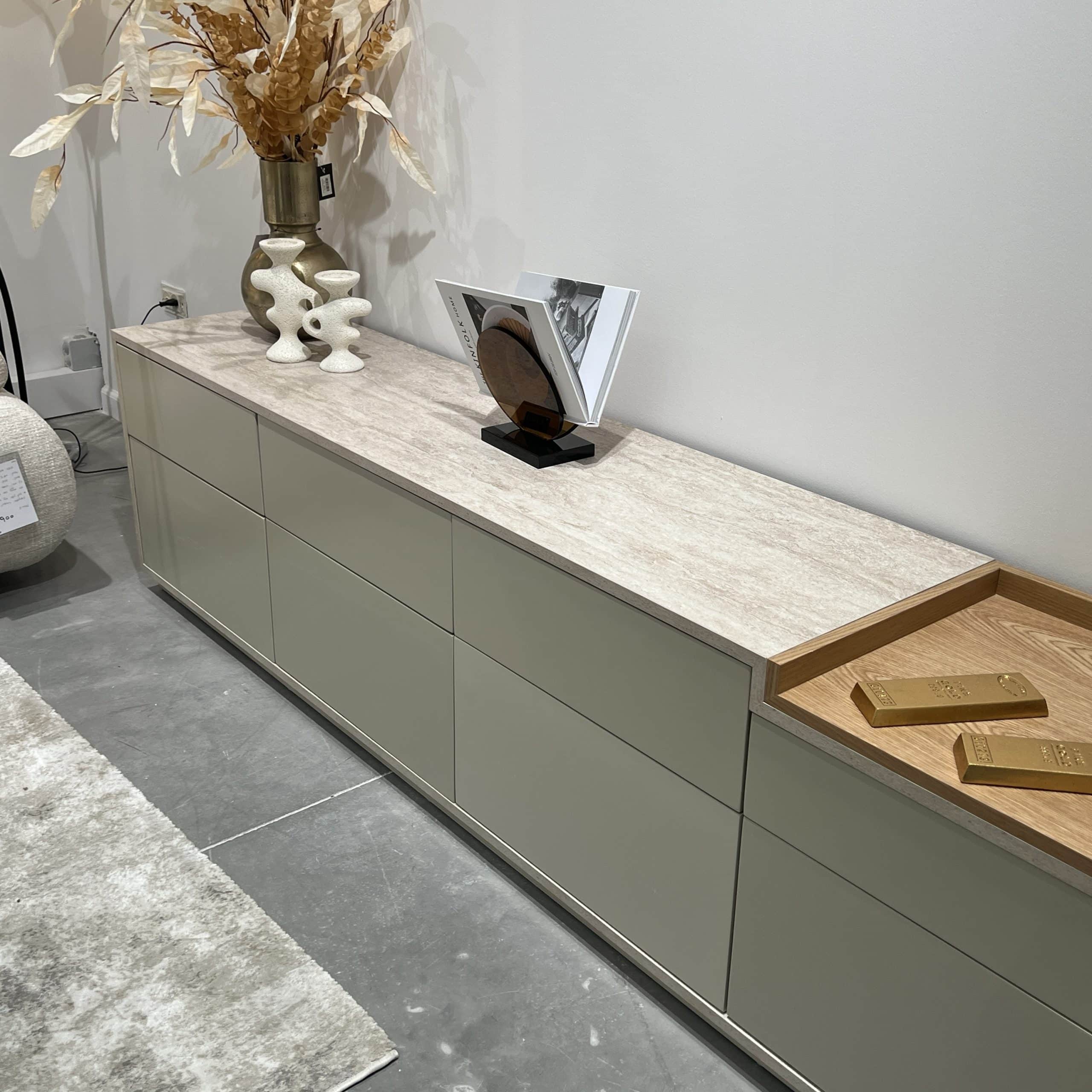 מזנון דגם סקוואר מגש אלון | בעיצוב אישי