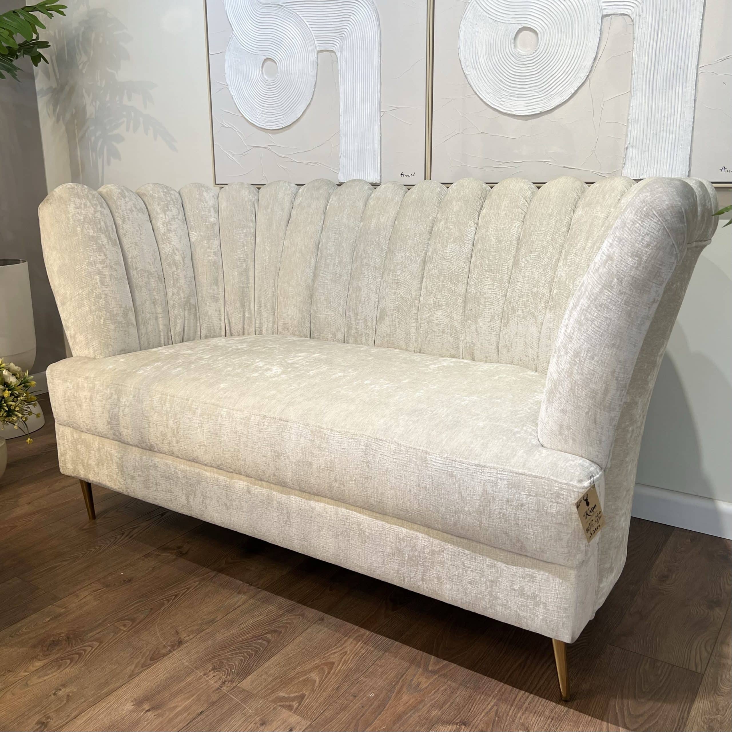 ספה מעוצבת דגם מניפה אורך 150 ס״מ - חיסול מתצוגה! ספה מעוצבת דגם מניפה אורך 150 ס״מ - חיסול מתצוגה!