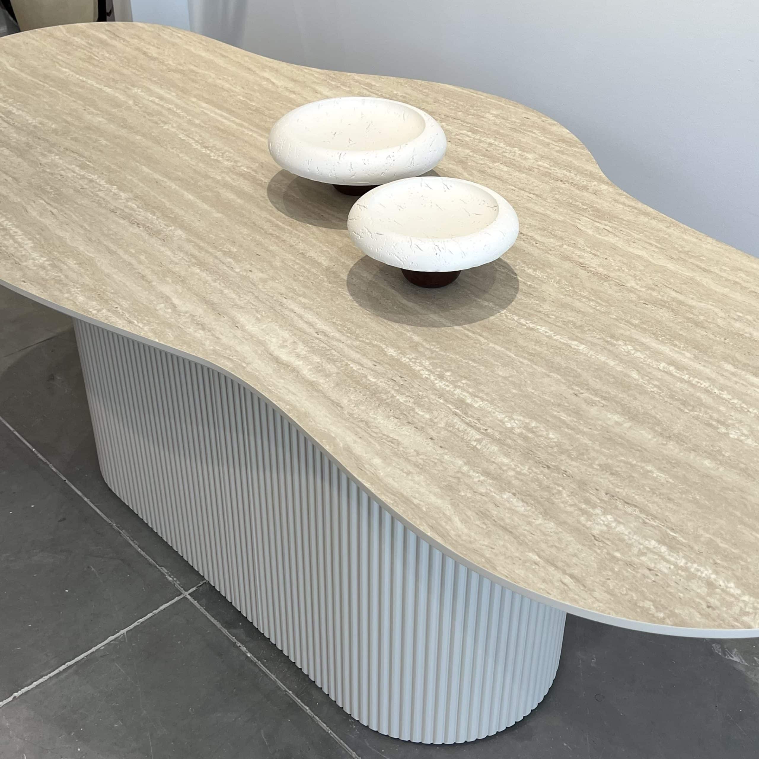 שולחן אוכל יוקרתי דגם בלאס בעיצוב אישי שולחן אוכל יוקרתי דגם בלאס בעיצוב אישי