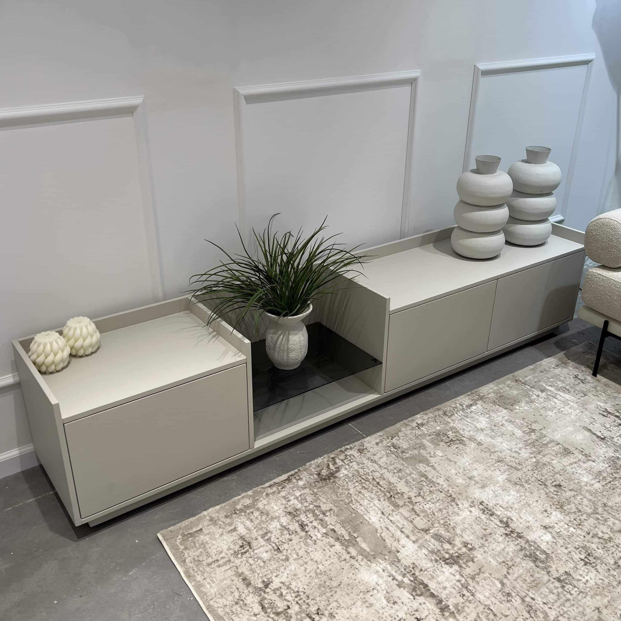 מזנון יוקרתי דגם ניירובי זכוכית מושחרת | בעיצוב אישי