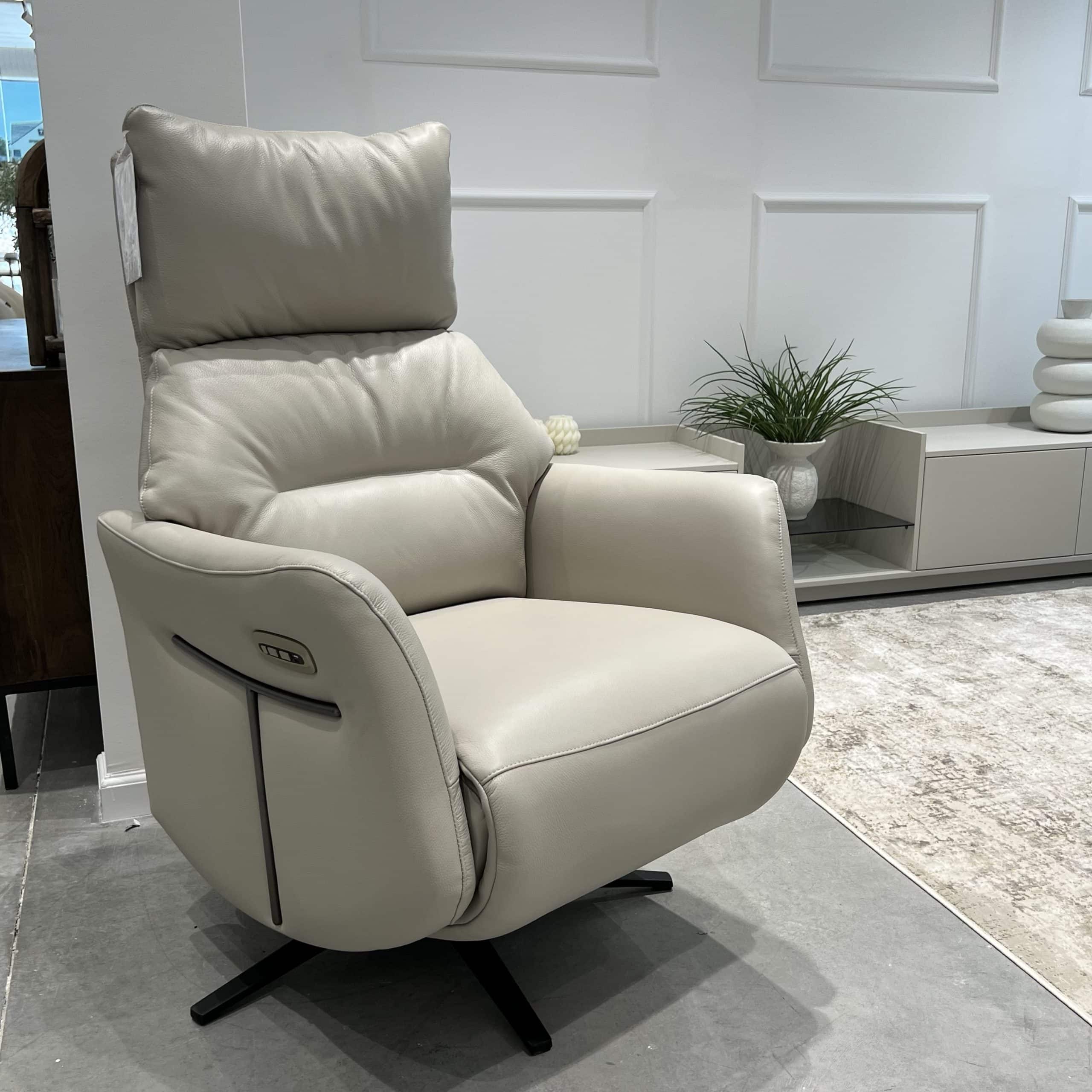 כורסא ריקליינר מפנקת CH6041 עור אפור שילוב כסף כורסא ריקליינר מפנקת CH6041 עור אפור שילוב כסף