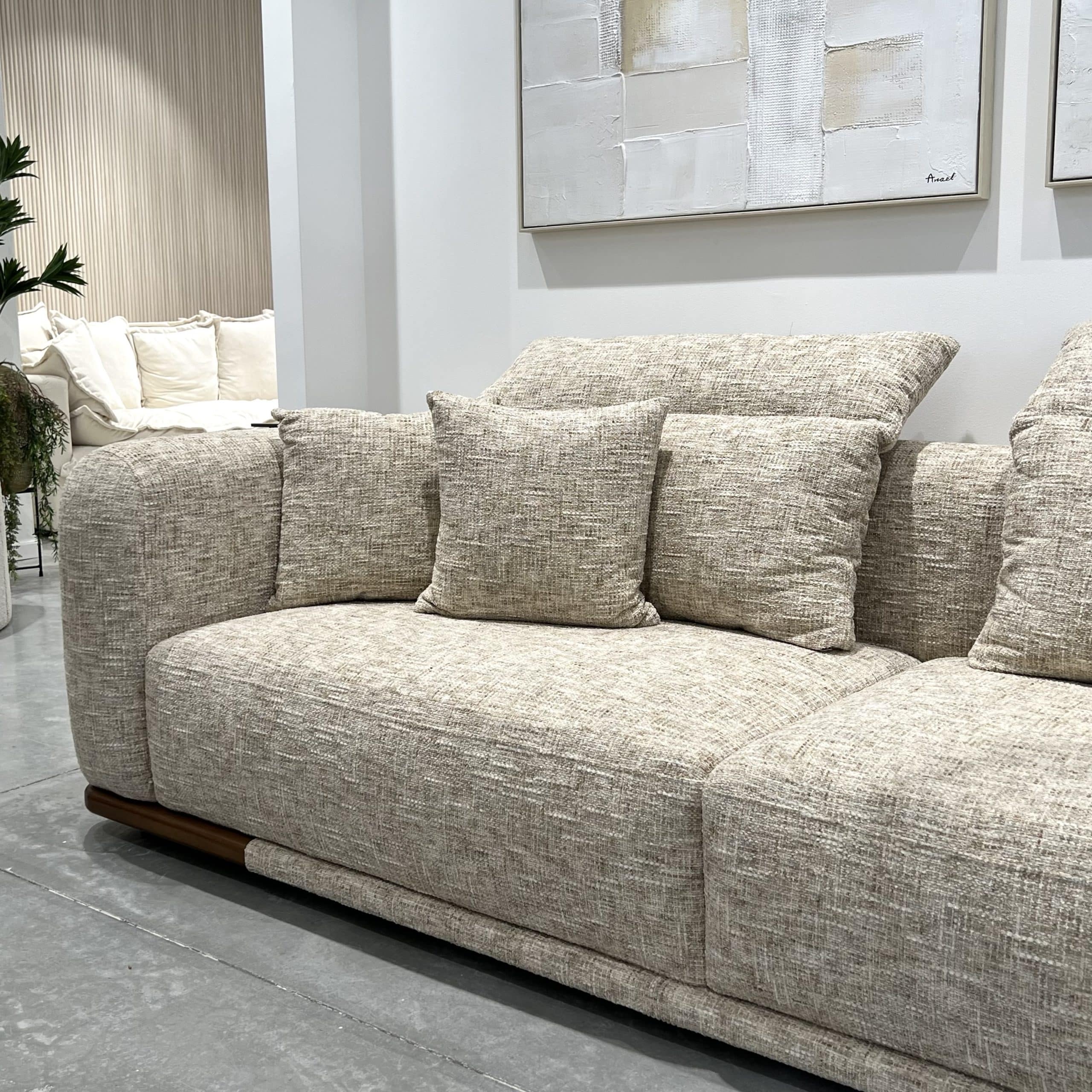 ספה מפנקת דגם נאמוס | בעיצוב אישי ספה מפנקת דגם נאמוס | בעיצוב אישי